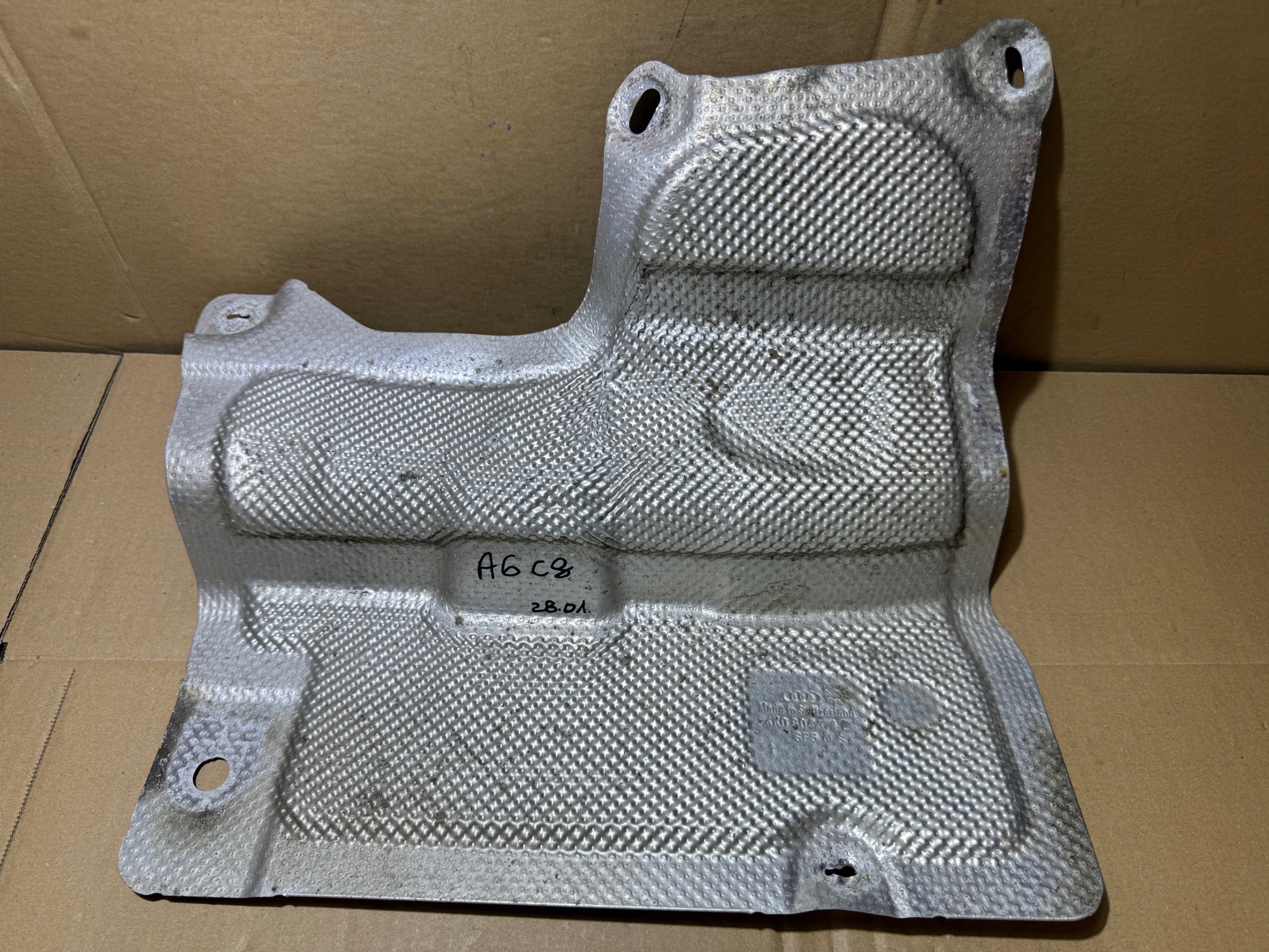AUDI A6 C8 Blende Abdeckung TERMICZNA 4K0804171E