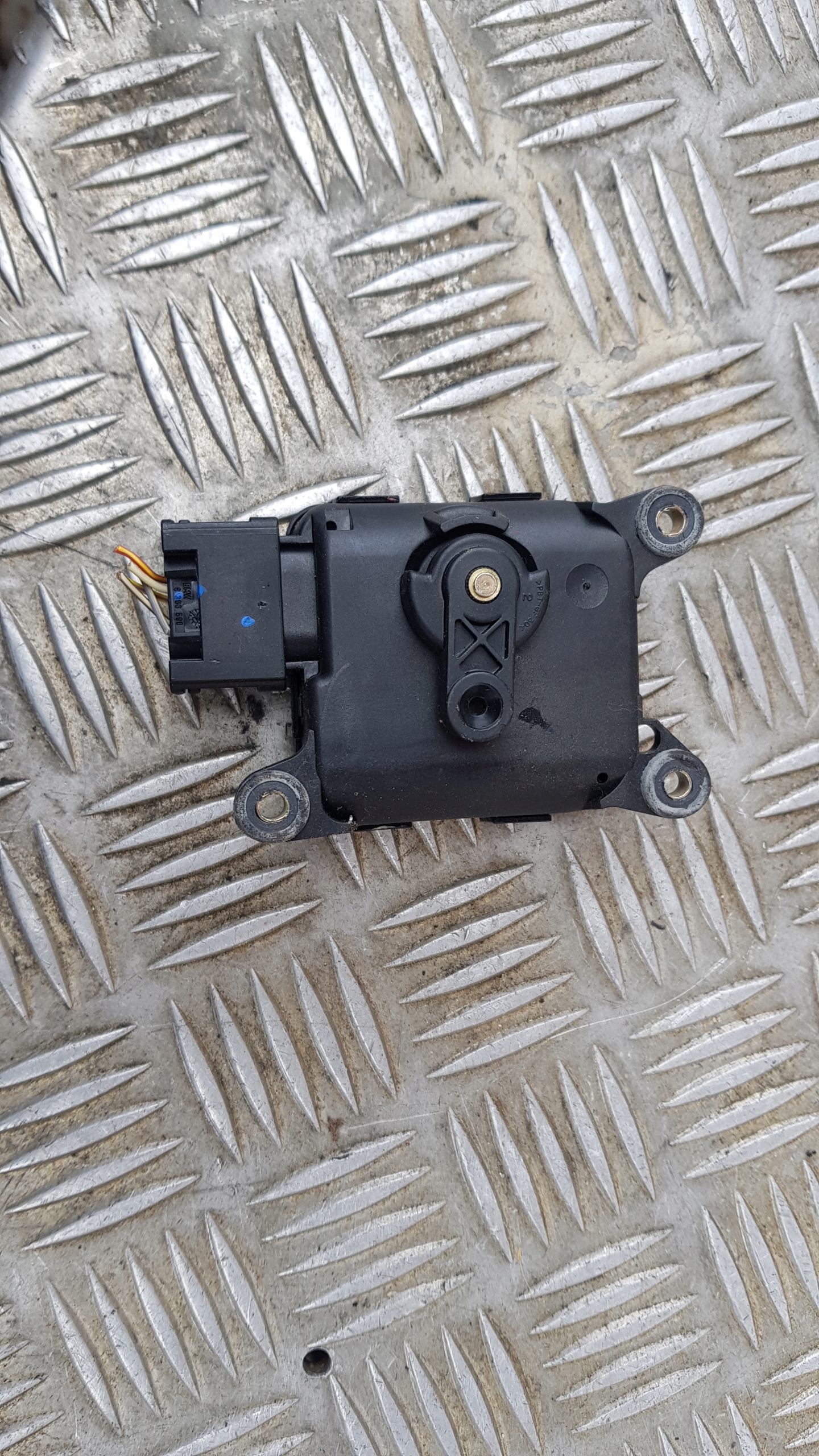 AUDI A6 C5 motorek topení 4B1820511