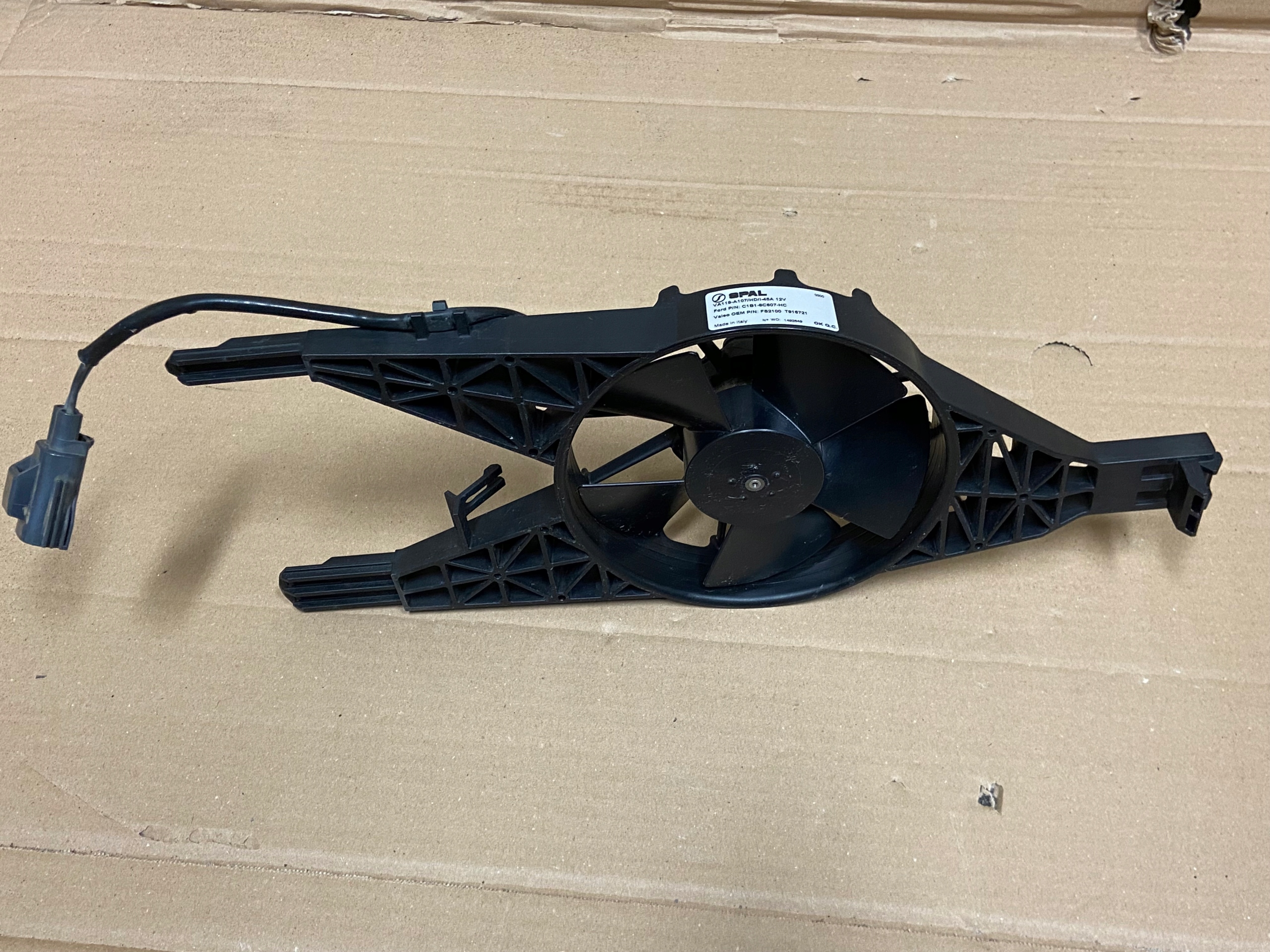 FORD FIESTA MK7 LIFT 2012-2017 1.0 ECOBOOST Lüfter intercooler