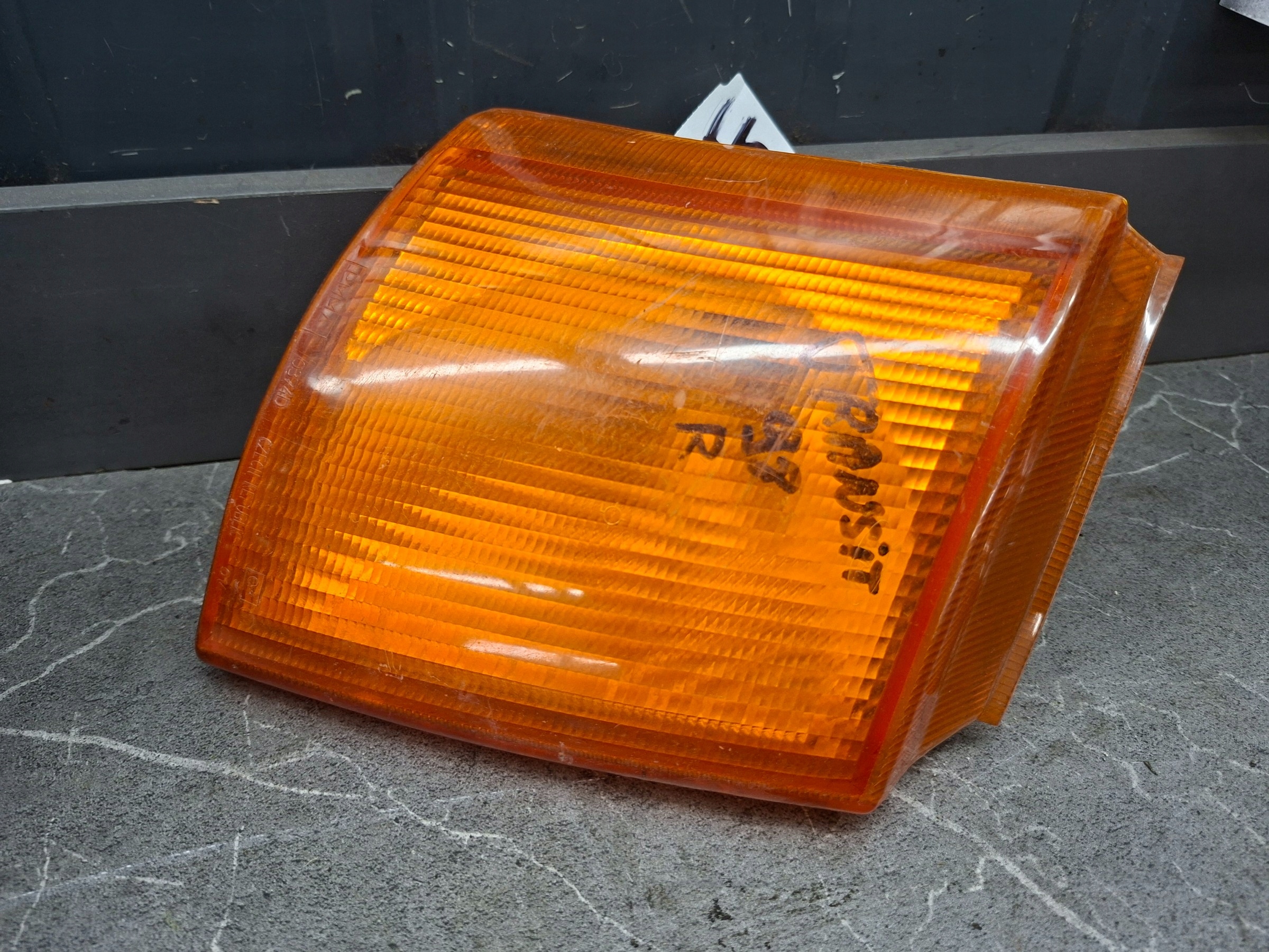 95VG-13368-AA поворотник перед TRANSIT V