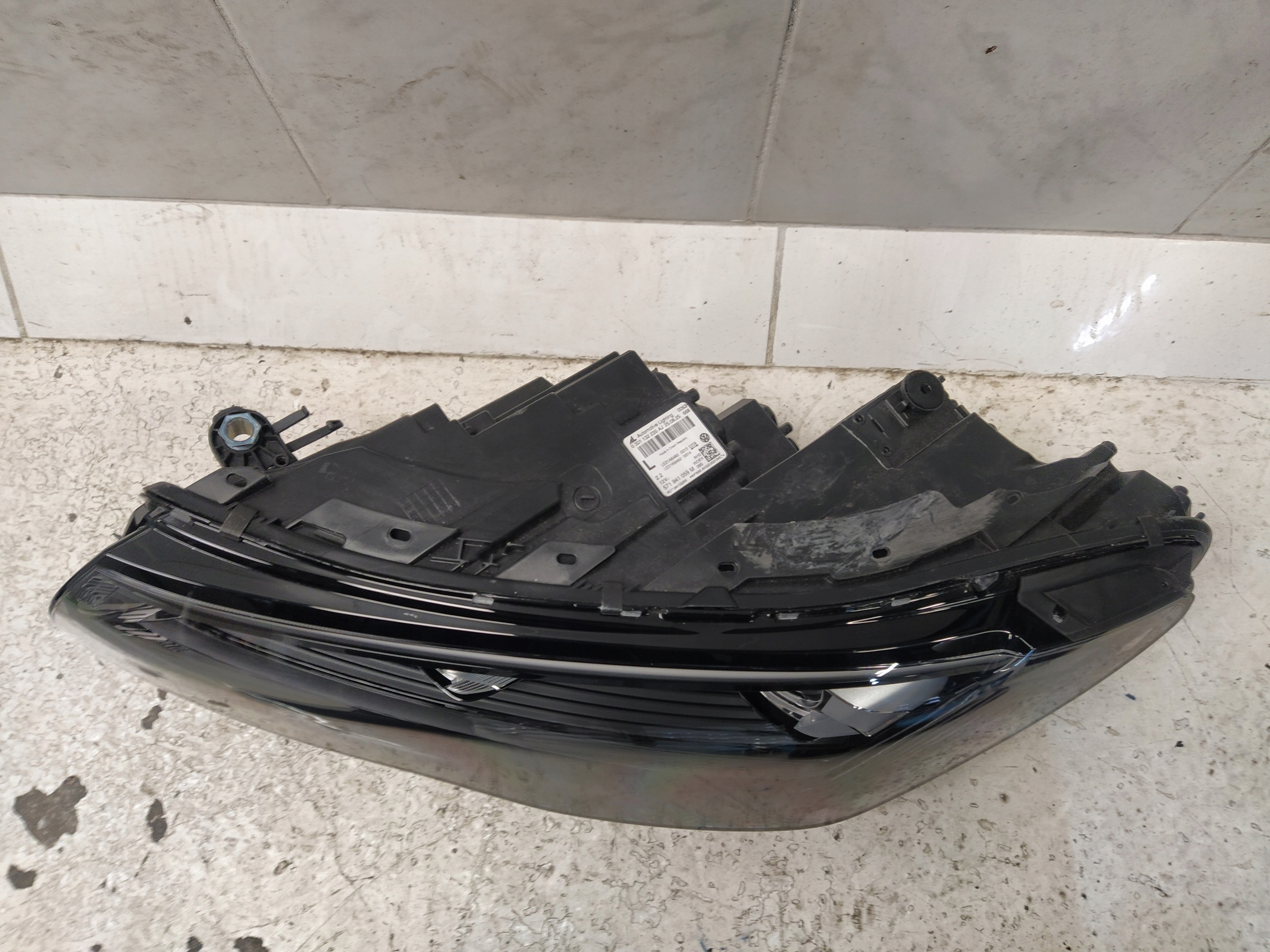 VW TIGUAN III light lights REFLEKTOR front FULL LED IQ LIGHT right left