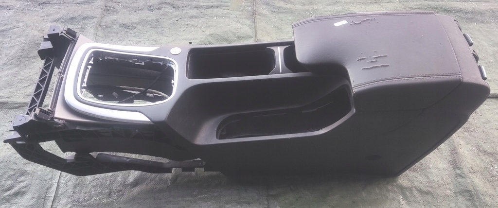 Opel Insignia a 08-13 підлокітник центральний тунель