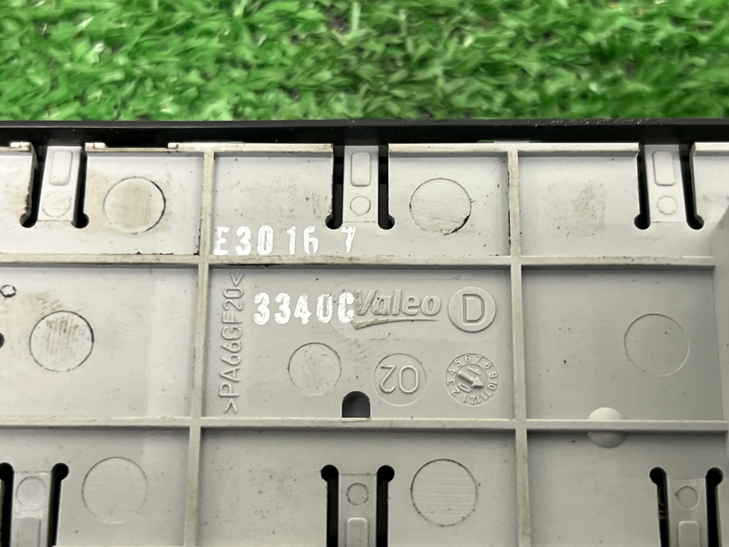control panel of the window driver´s RENAULT LAGUNA 3 809610006RC