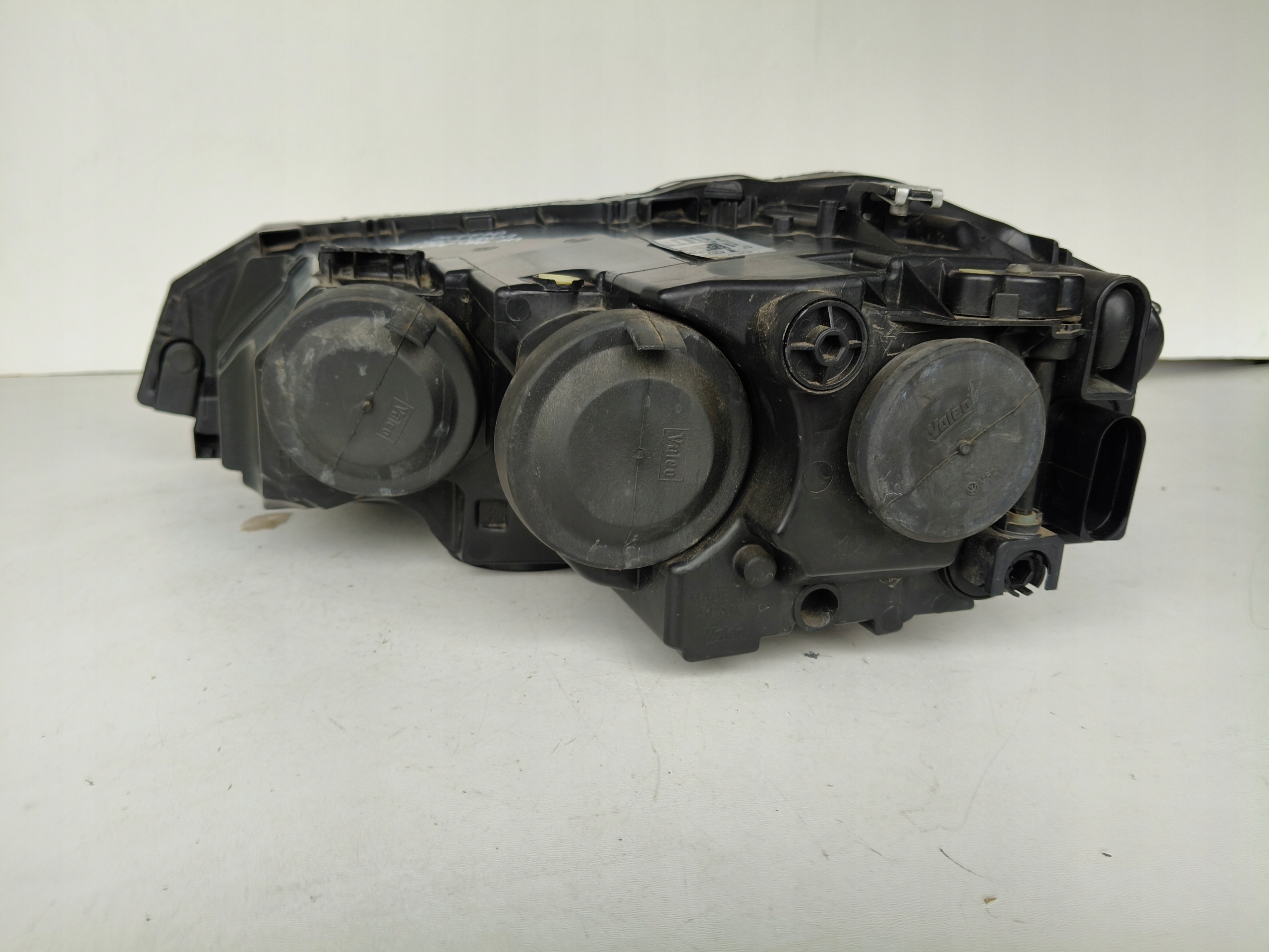 light right REFLEKTOR VW POLO 2G 2G0 17
