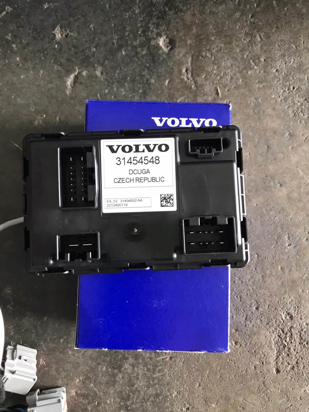 HAK HOLOWNICZY VOLVO V60 ORGINALNY 32270817 Producent Volvo OE