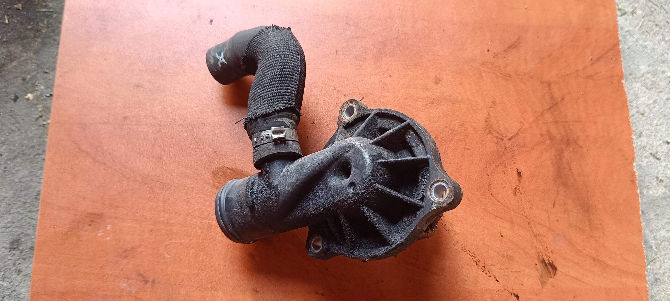Scatola termostato AUDI Q7 VW 3,0 TDI 059121111AA