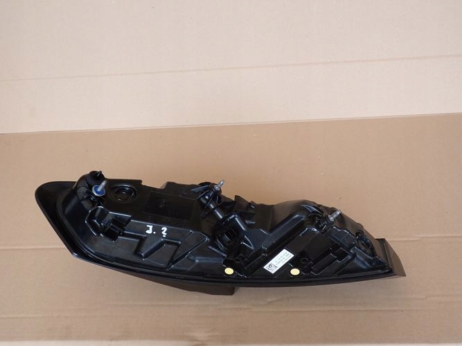 BMW XM G09 LED light right rear rear part 9879754-10