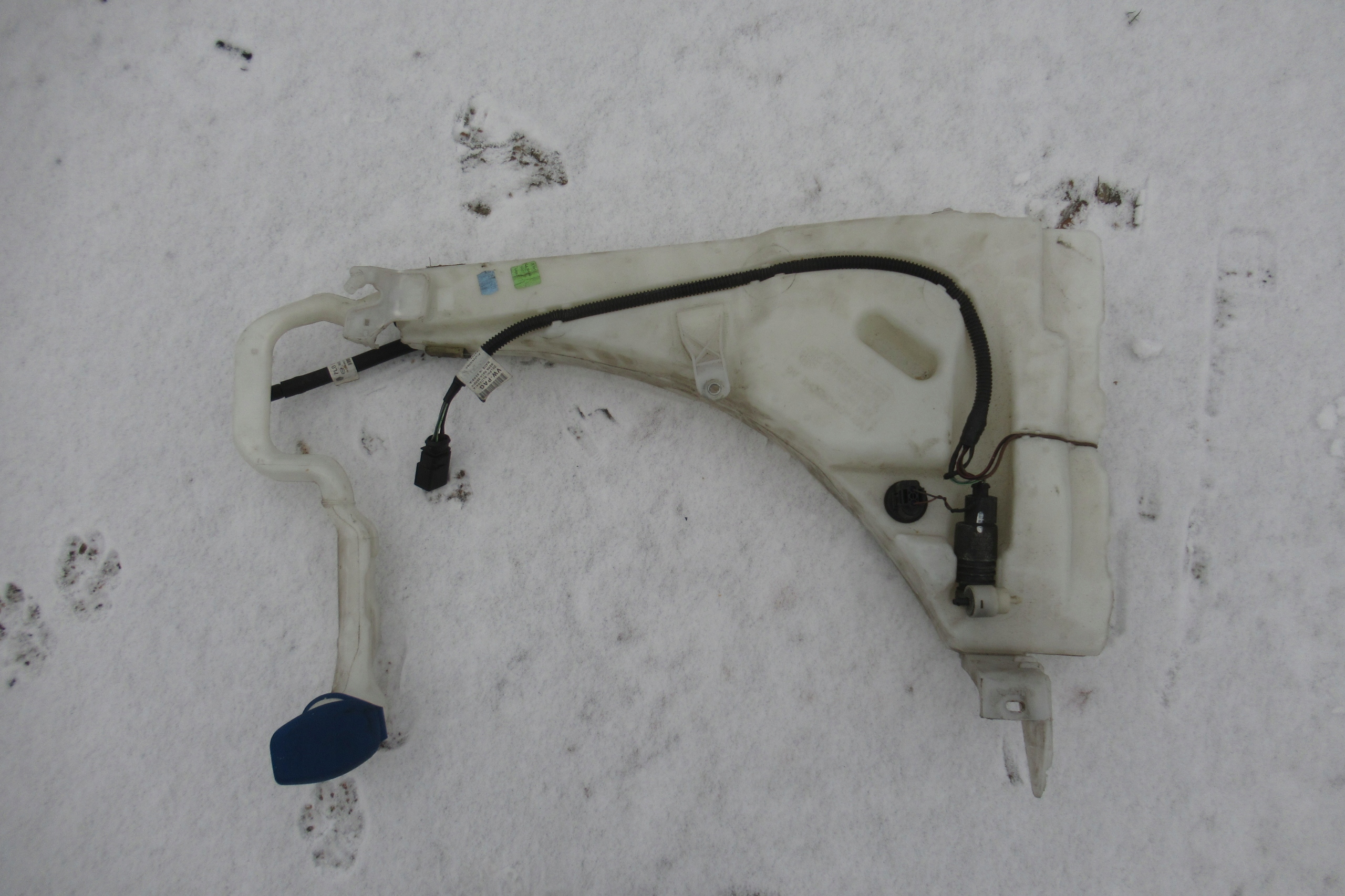 PORSCHE CAYENNE washer fluid tank