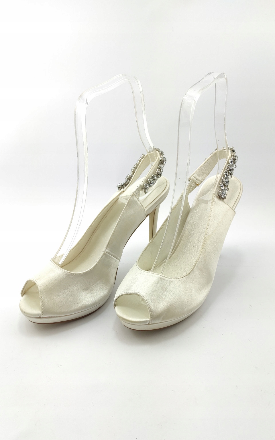 M11072 LA5 ZDOBIONE CZÓŁENKA ŚLUBNE MENBUR 39 Rozmiar 39