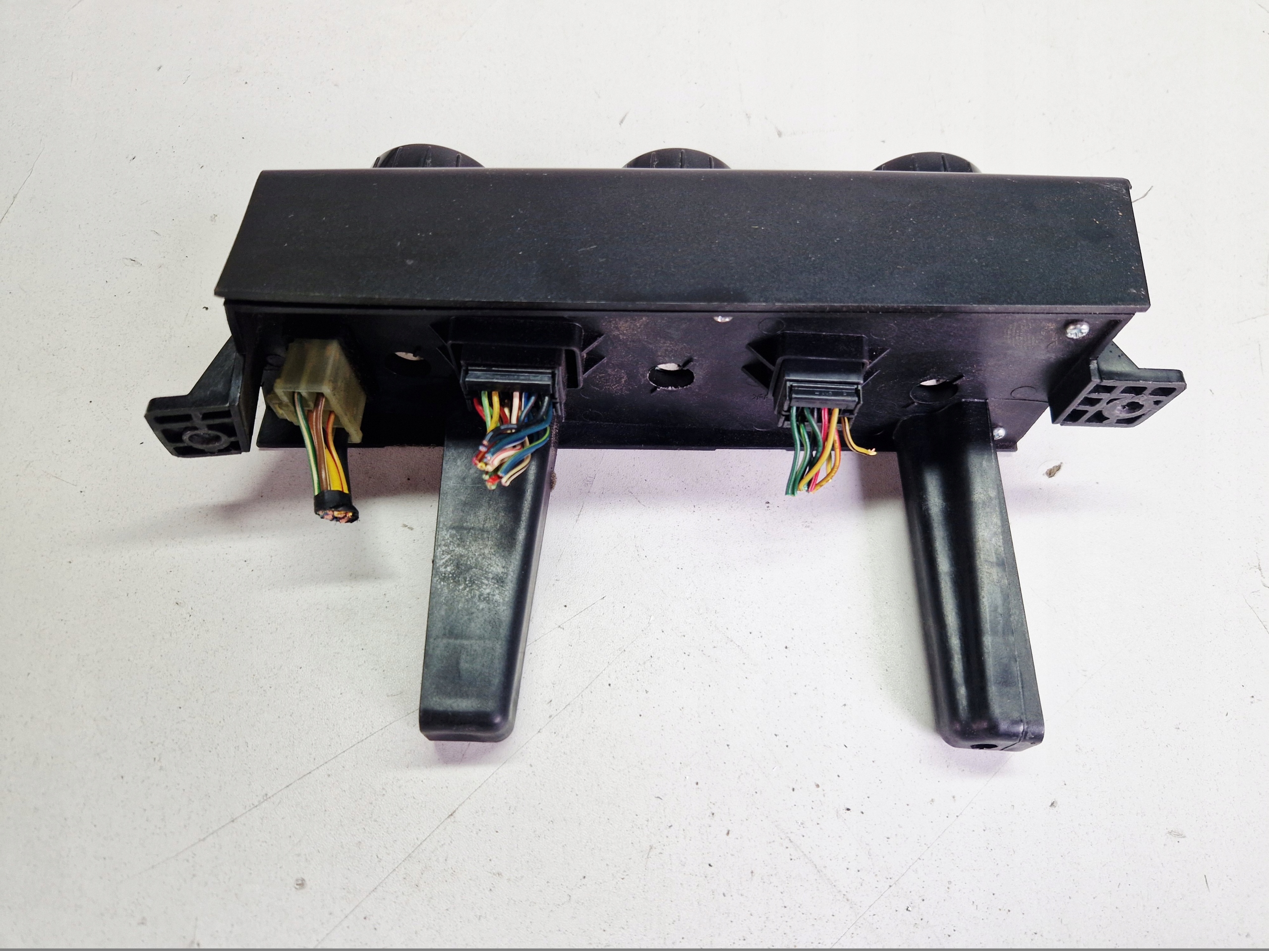 SSANGYONG ACTYON PANEL rešetka ventilacije prekidača klimatizacije 68700-31031