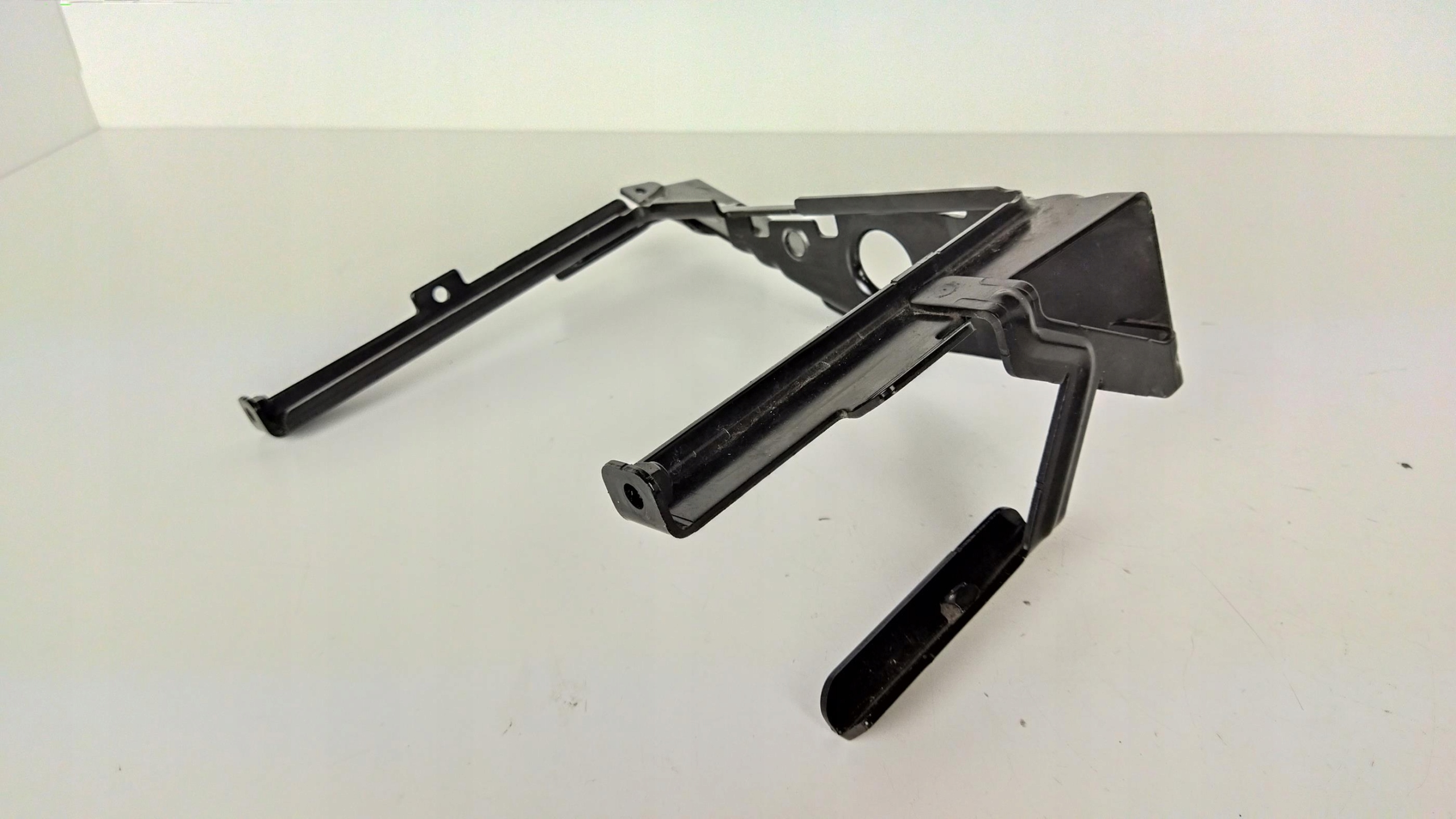 VW AMAROK holder bracket KOMPUTERA 2H6906317C