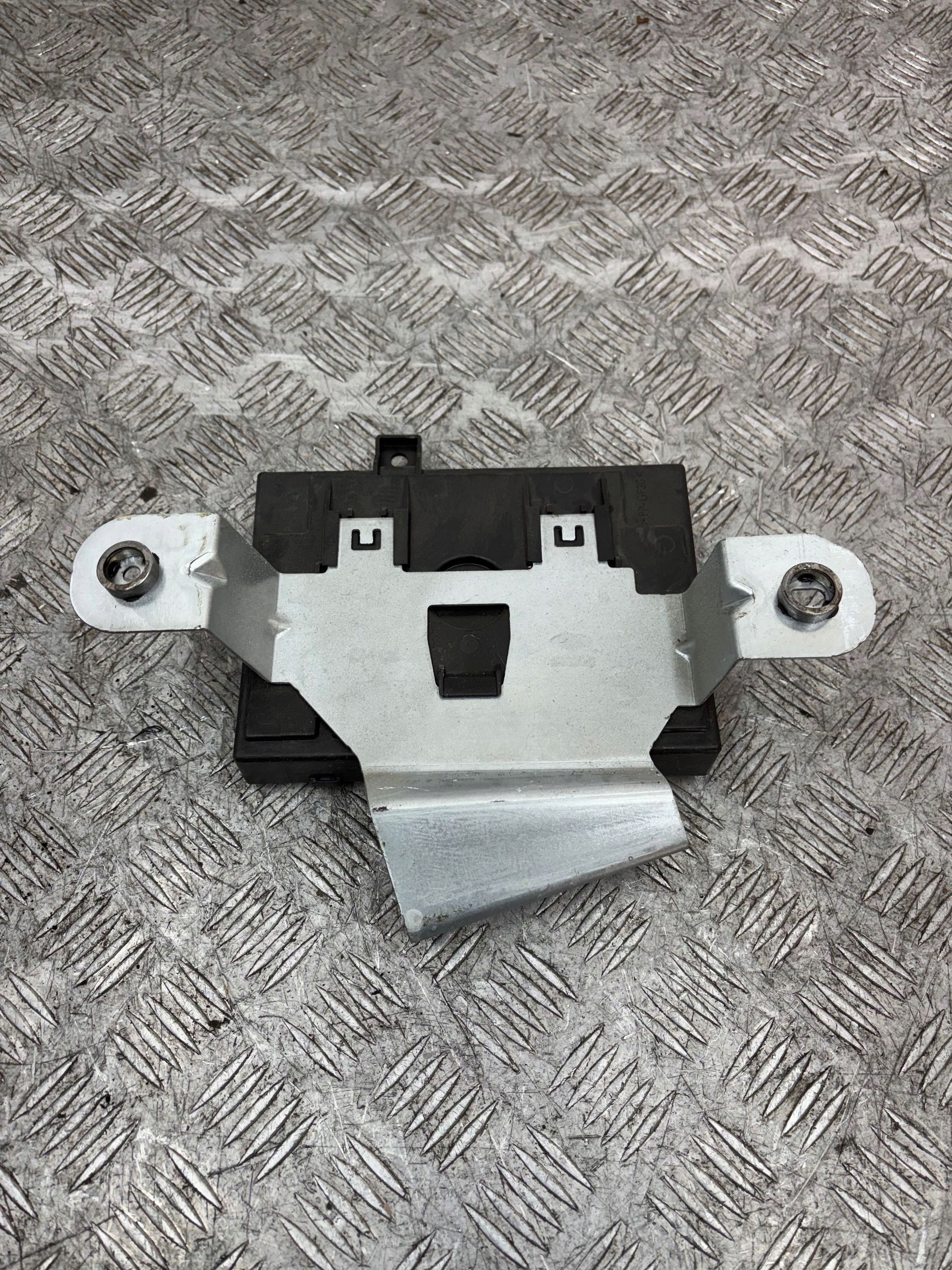 Unité commande confort FORD FIESTA MK7 AV1T15K600EH