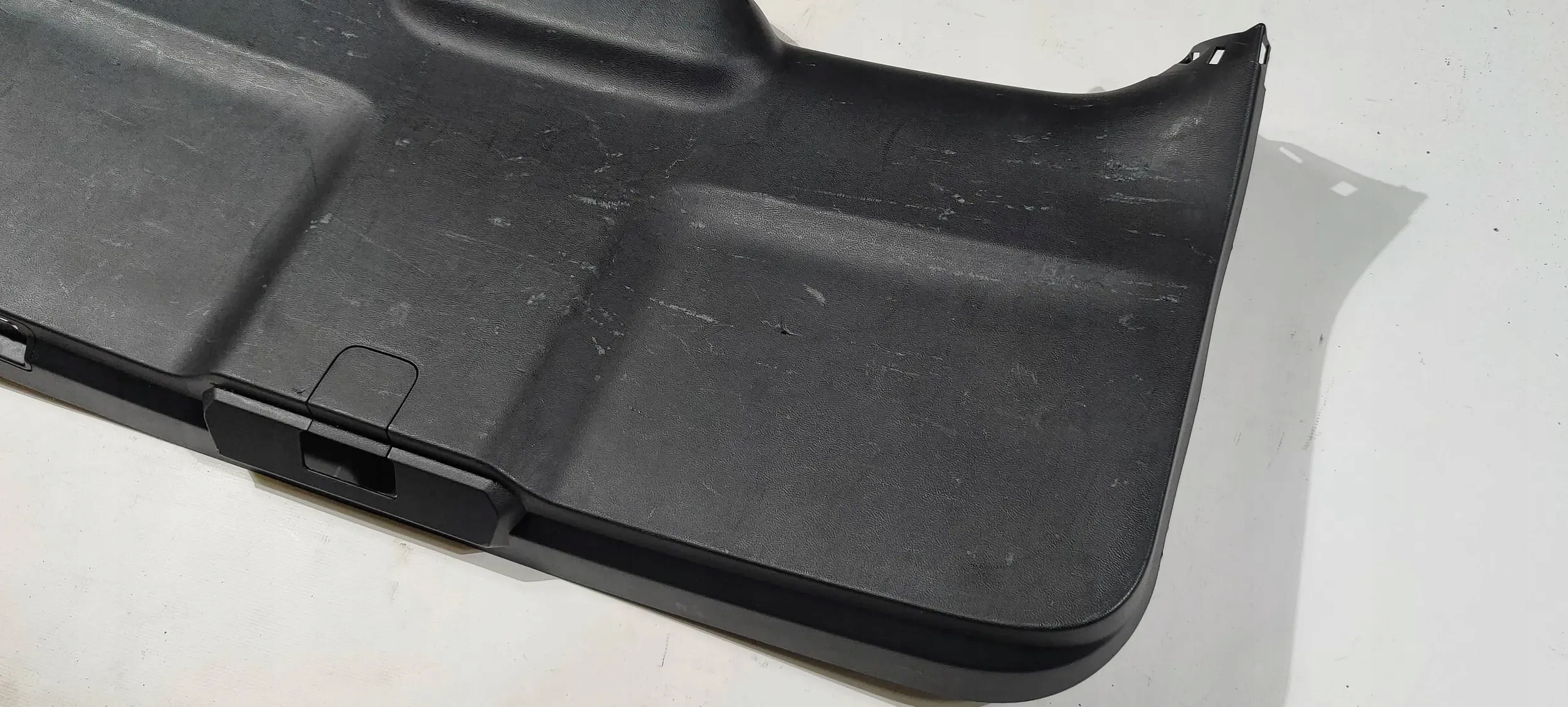 Panel Seite Blende Abdeckung verkleidung heckklappe Kofferraum Ford Explorer 2020