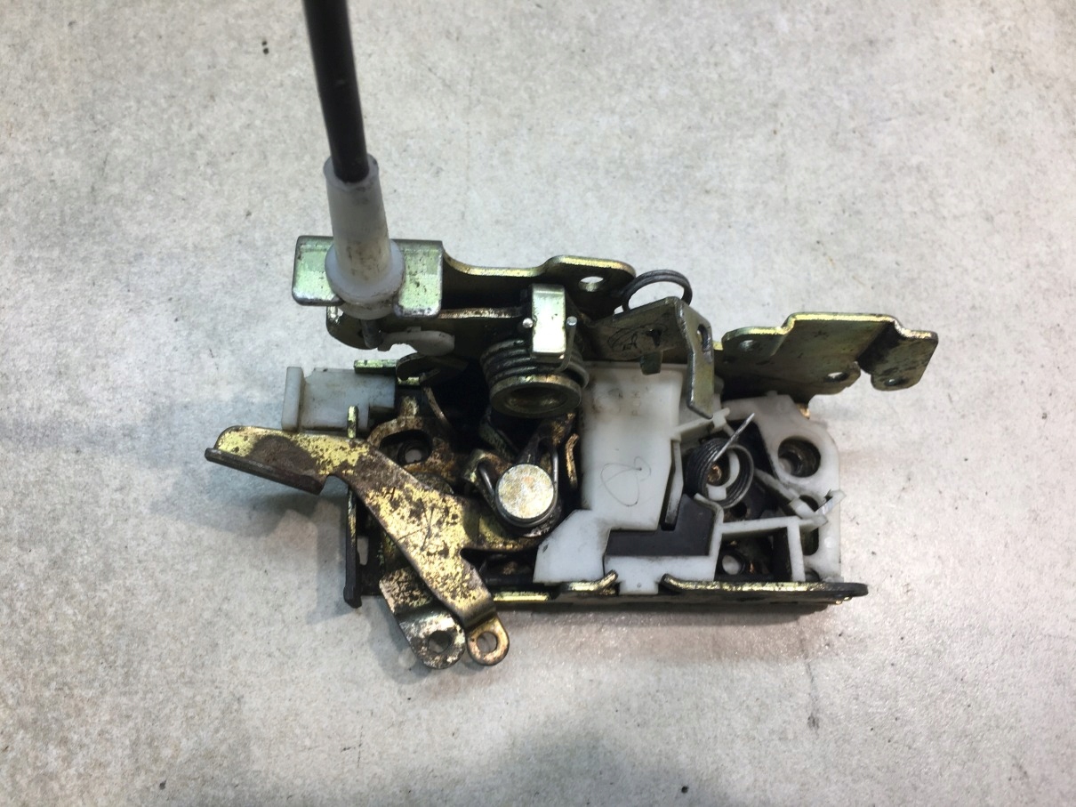 lock door right front MERCEDES VITO W638 A9017201135