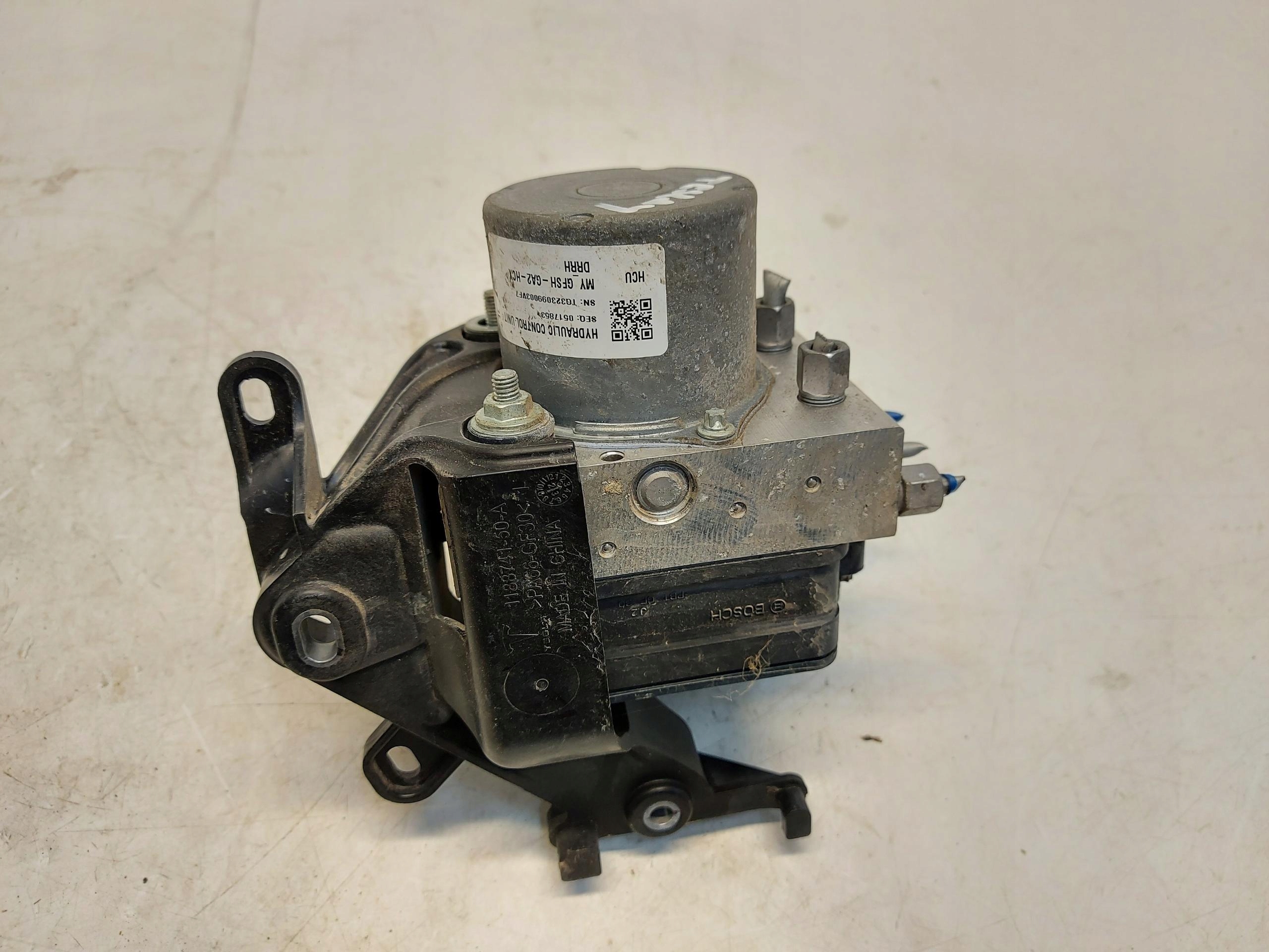 TESLA MODEL Y 2023r pump control unit ABS 1044745-00-B
