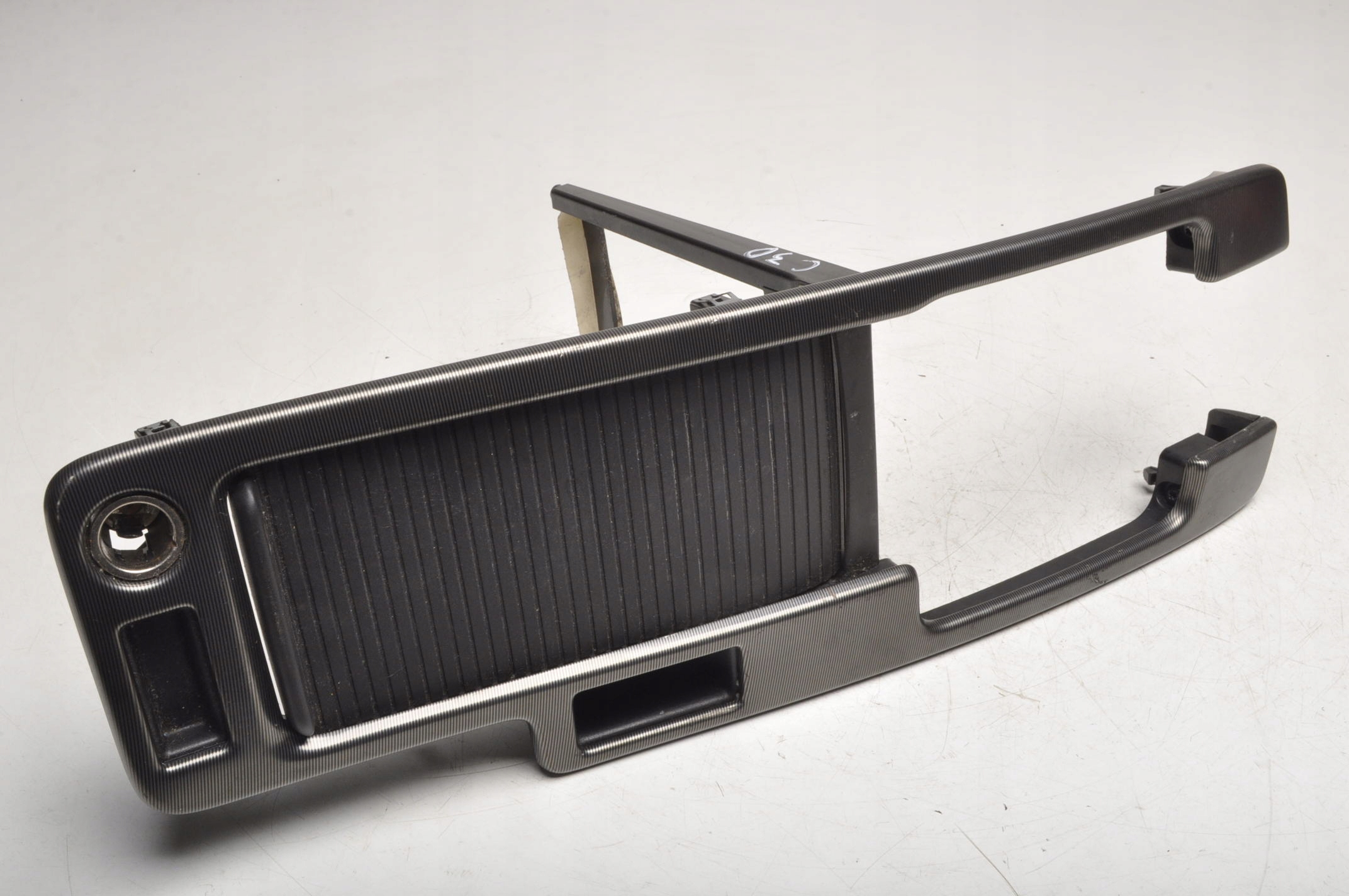 volvo C30 ролета бардачок