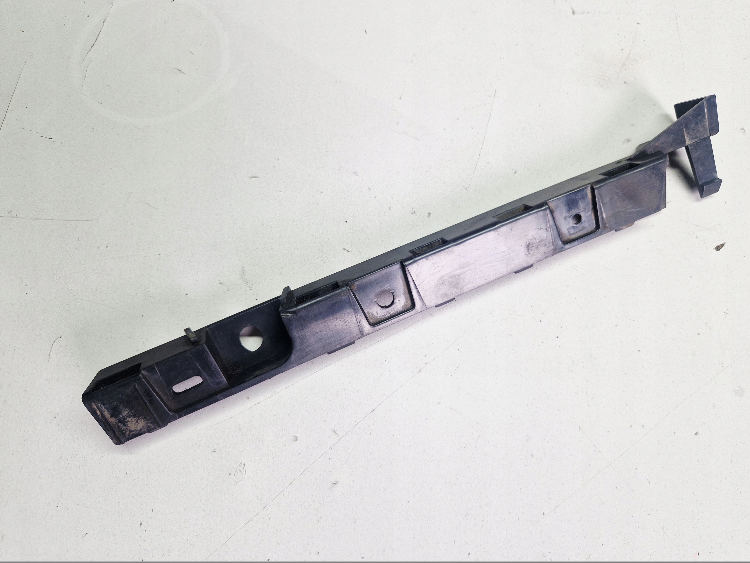holder mouldings PROGOWEJ left 51777118159 BMW E87