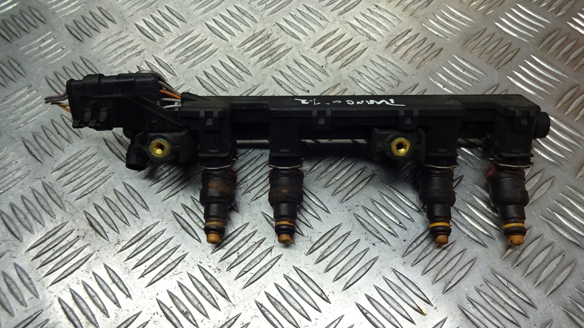 LISTWA WTRYSKOWA RENAULT TWINGO I 1.2 7700875760