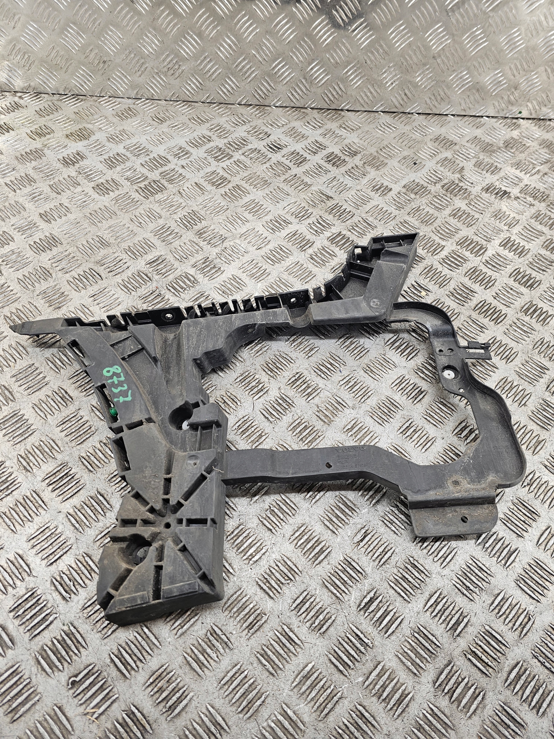 VOLVO V90 bumper bracket left rear part 31425065