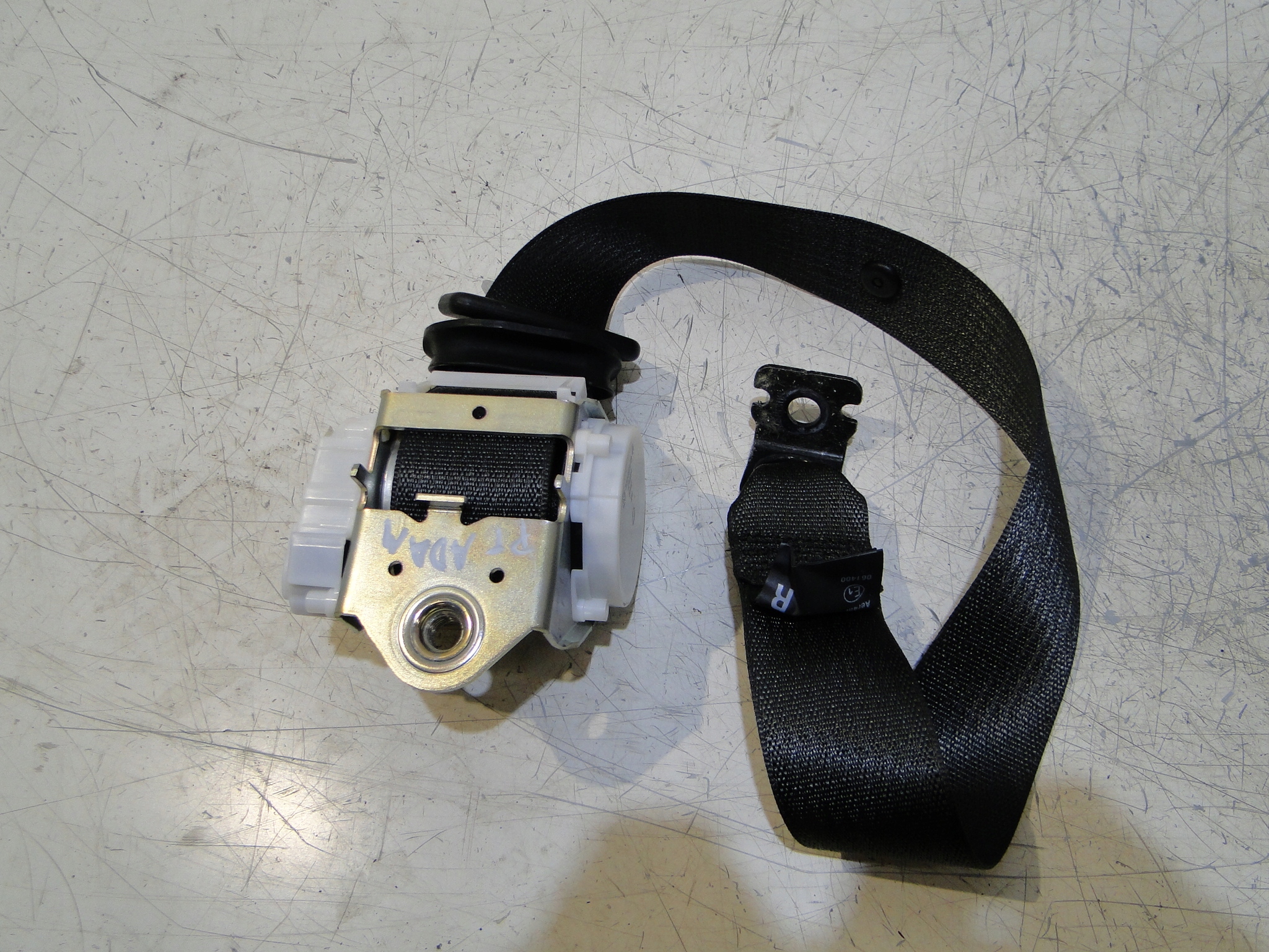 opel ADAM ремень безопасности 13357740