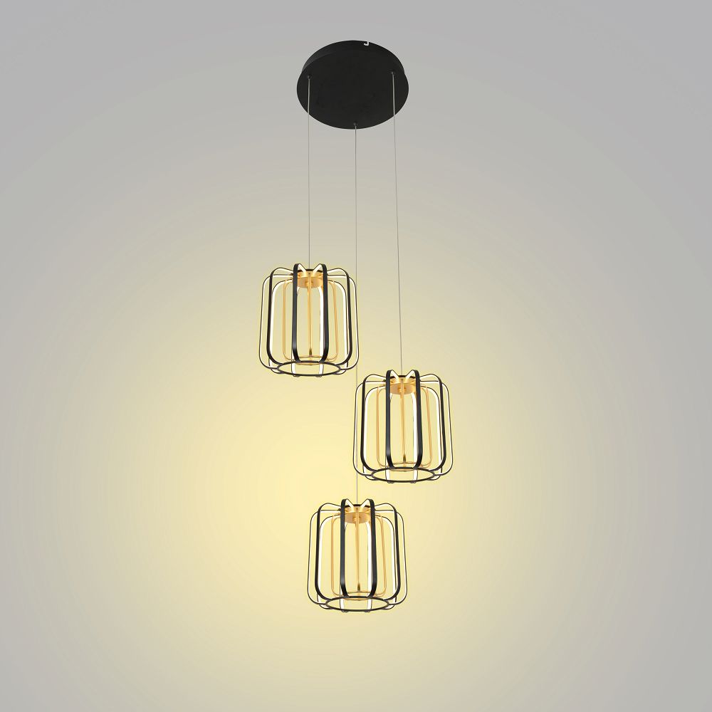 Závesná lampa s kovovými tyčami na chodbu s vysokým stropom Xara