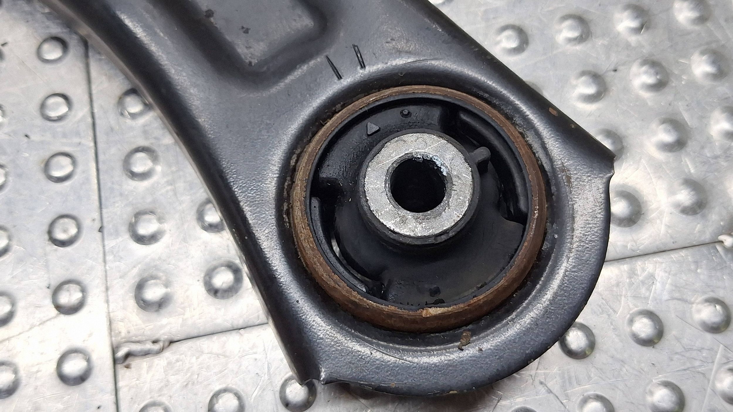 arm left front 1K0407151BC VW GOLF VI CADDY III YETI