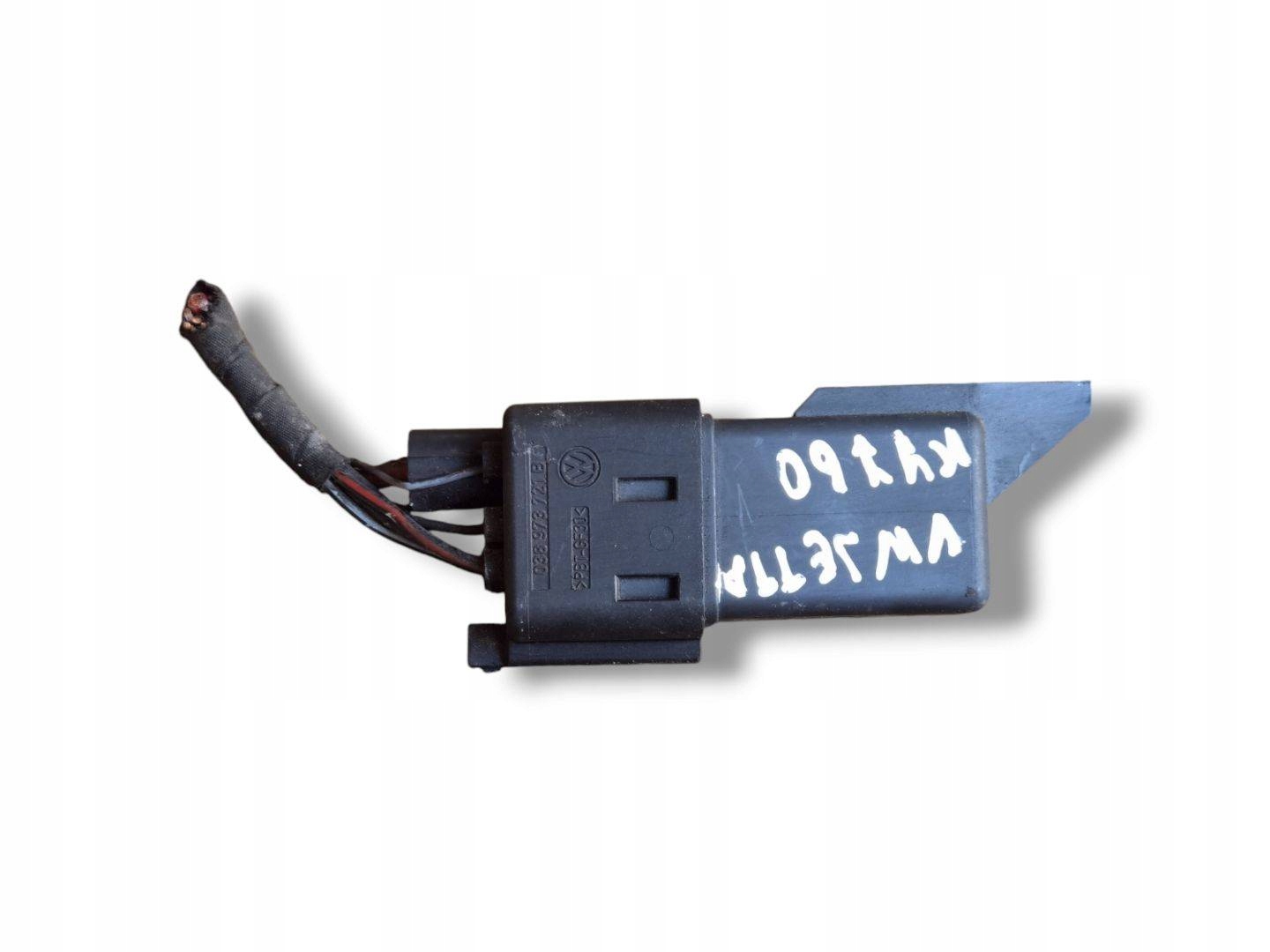 relay plugs zarowych Volkswagen Jetta 5 2006 038907281D