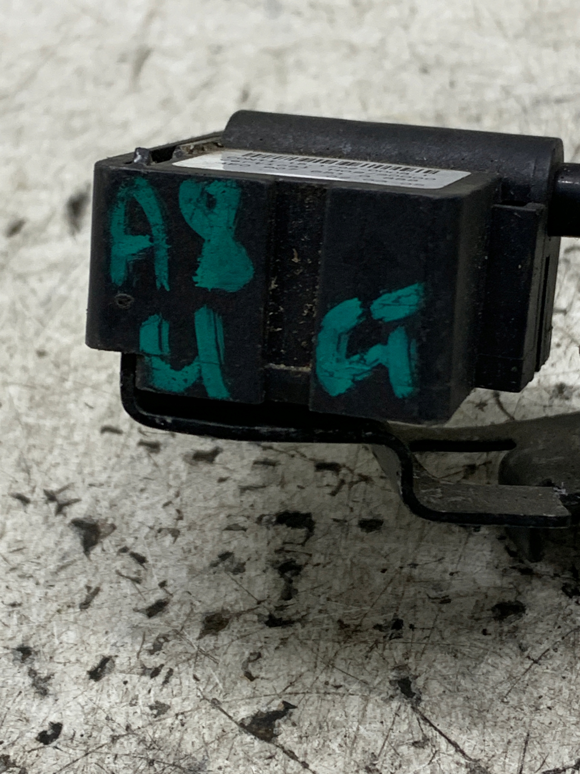 Sensor PRZYSPIESZENIA 4E0616575J AUDI VW