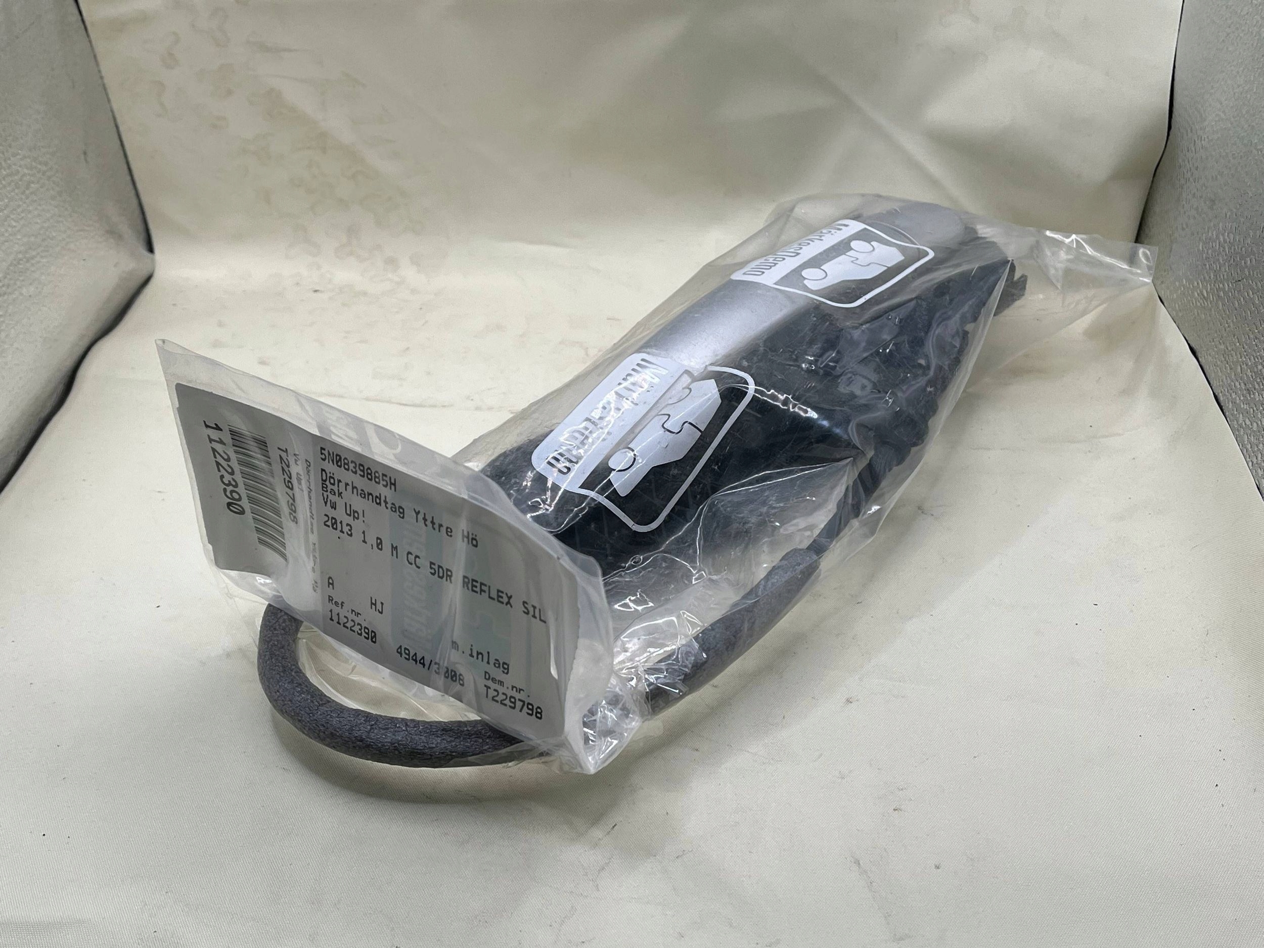 handle right rear part rear 5N0837017E SKODA RAPID 1 and 17-19 !J
