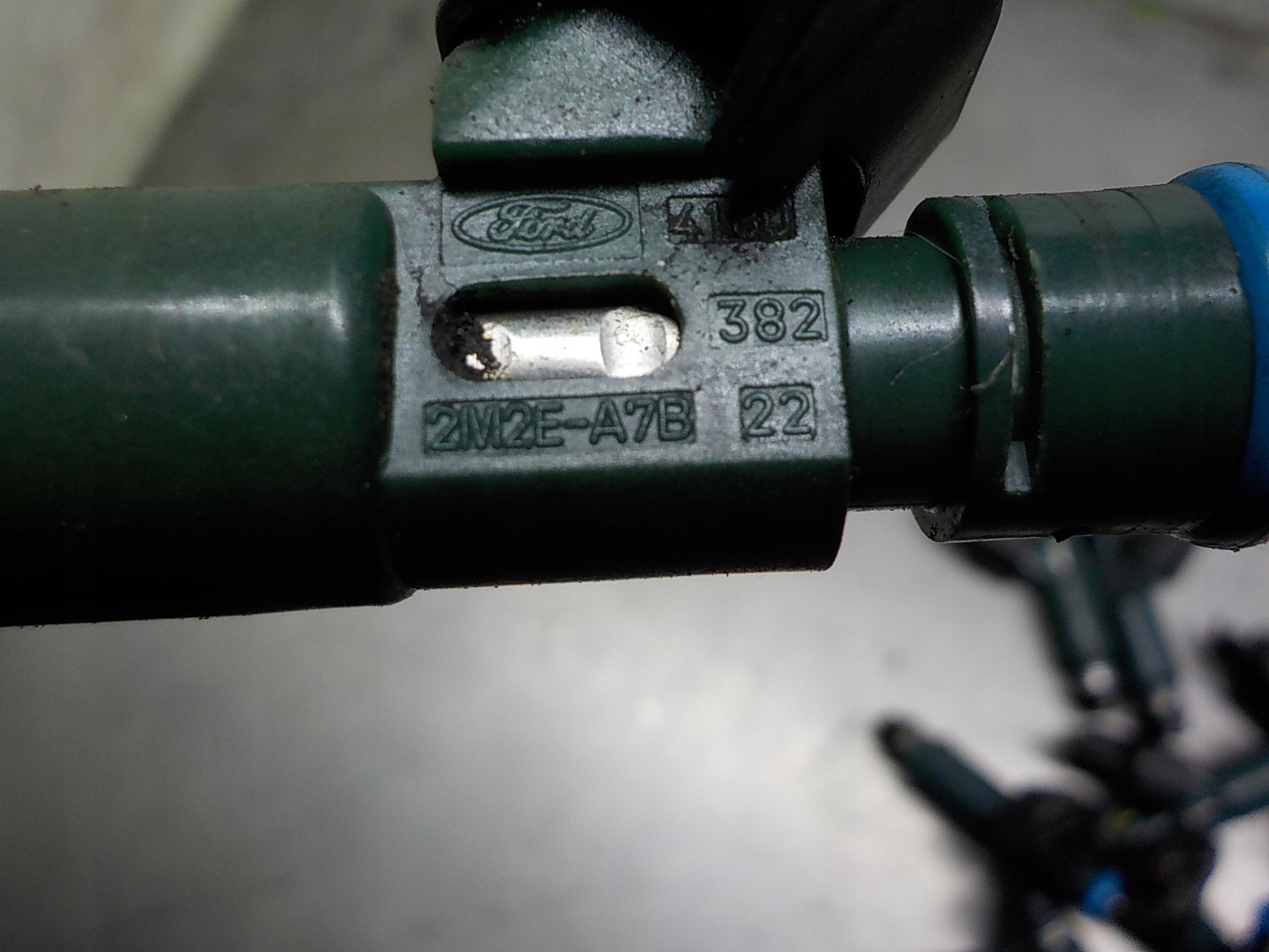 FORD MONDEO MK3 III 3.0 V6 B ORG injector 2M2E-A7B