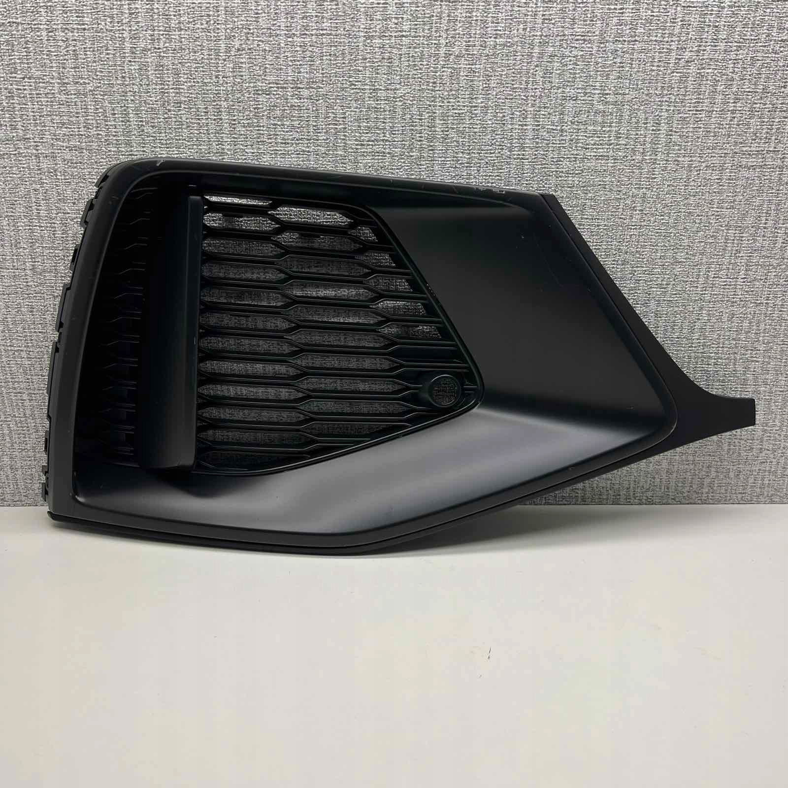 AUDI Q8 S-LINE SQ8 2018-2023 grid bumper front 4M8807682A