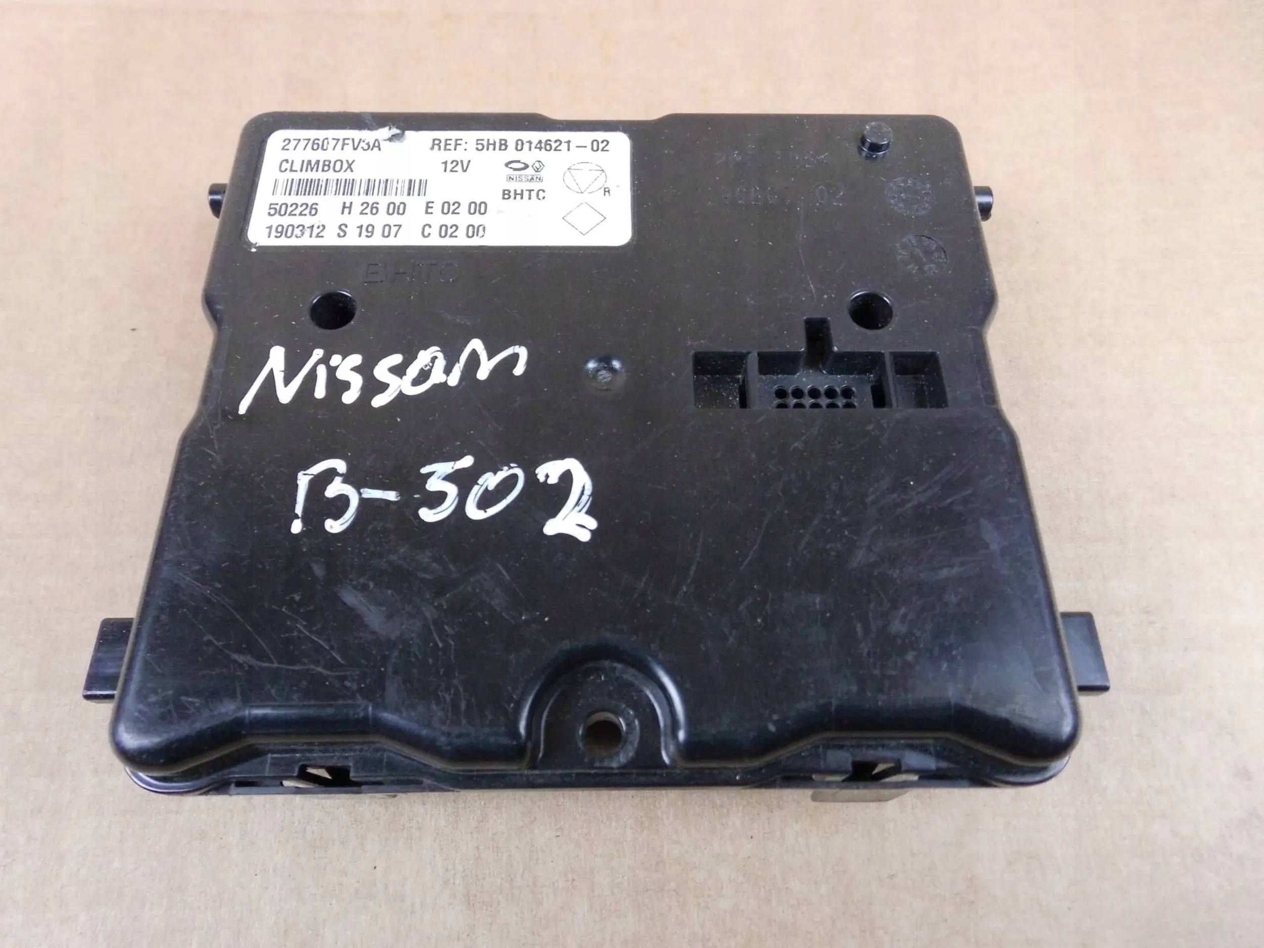Nissan X-Trail T32 control unit computer module of the air conditioning 277607FV3A