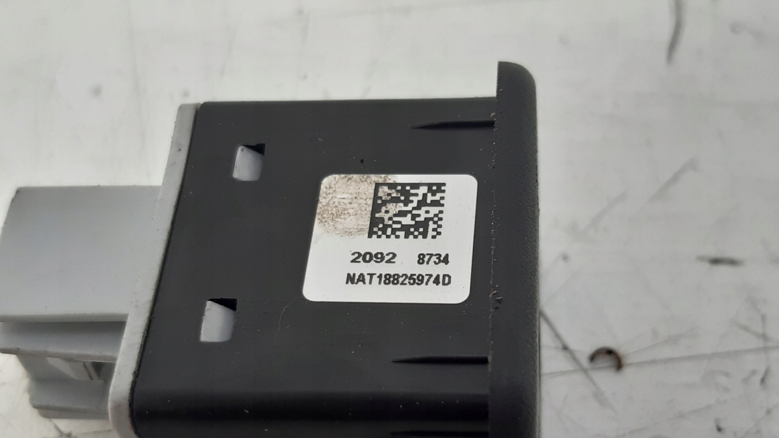 Gniazdo USB 20928734 Opel Corsa E