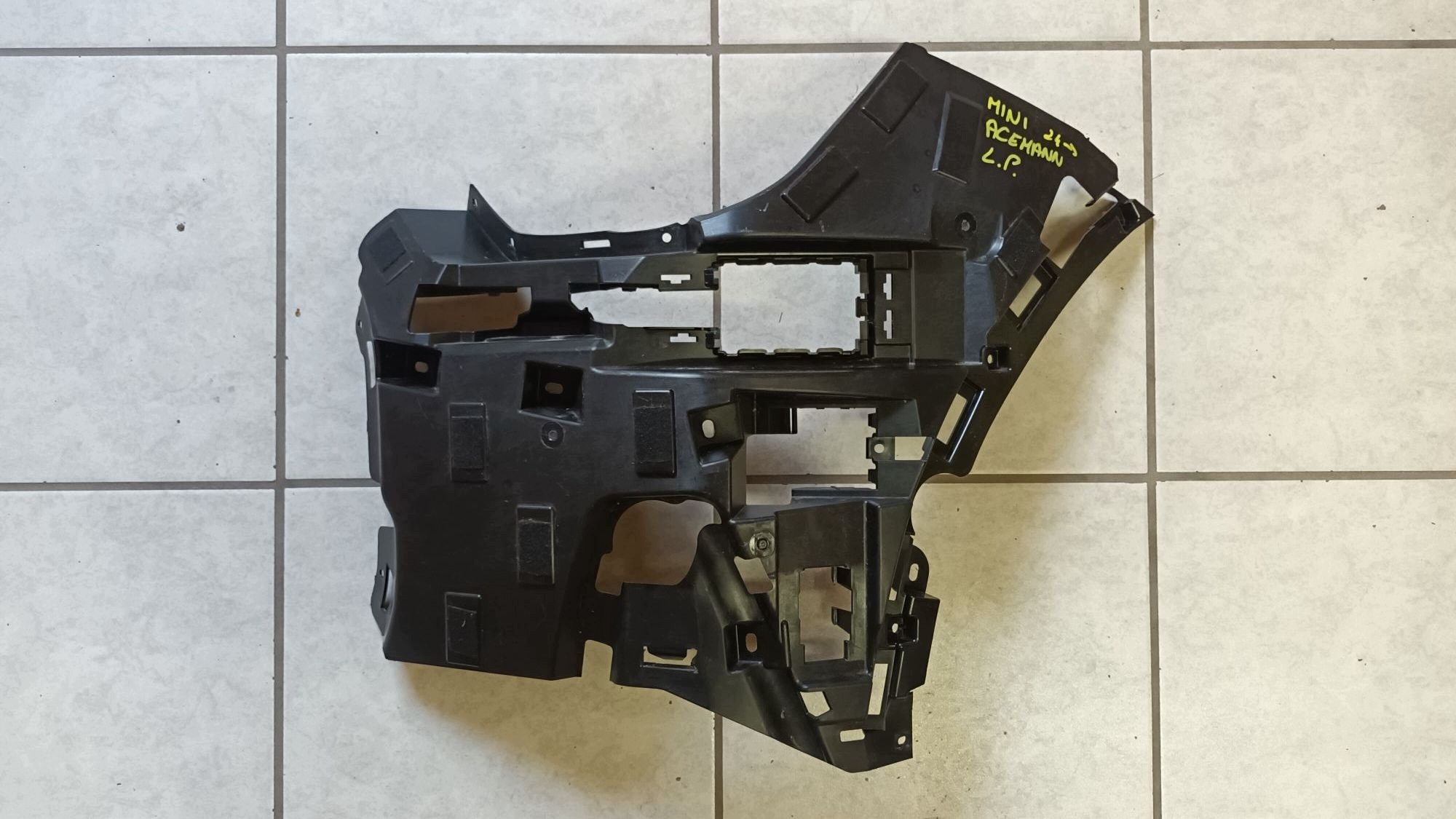 left bumper bracket of the front MINI ACEMAN 2024->