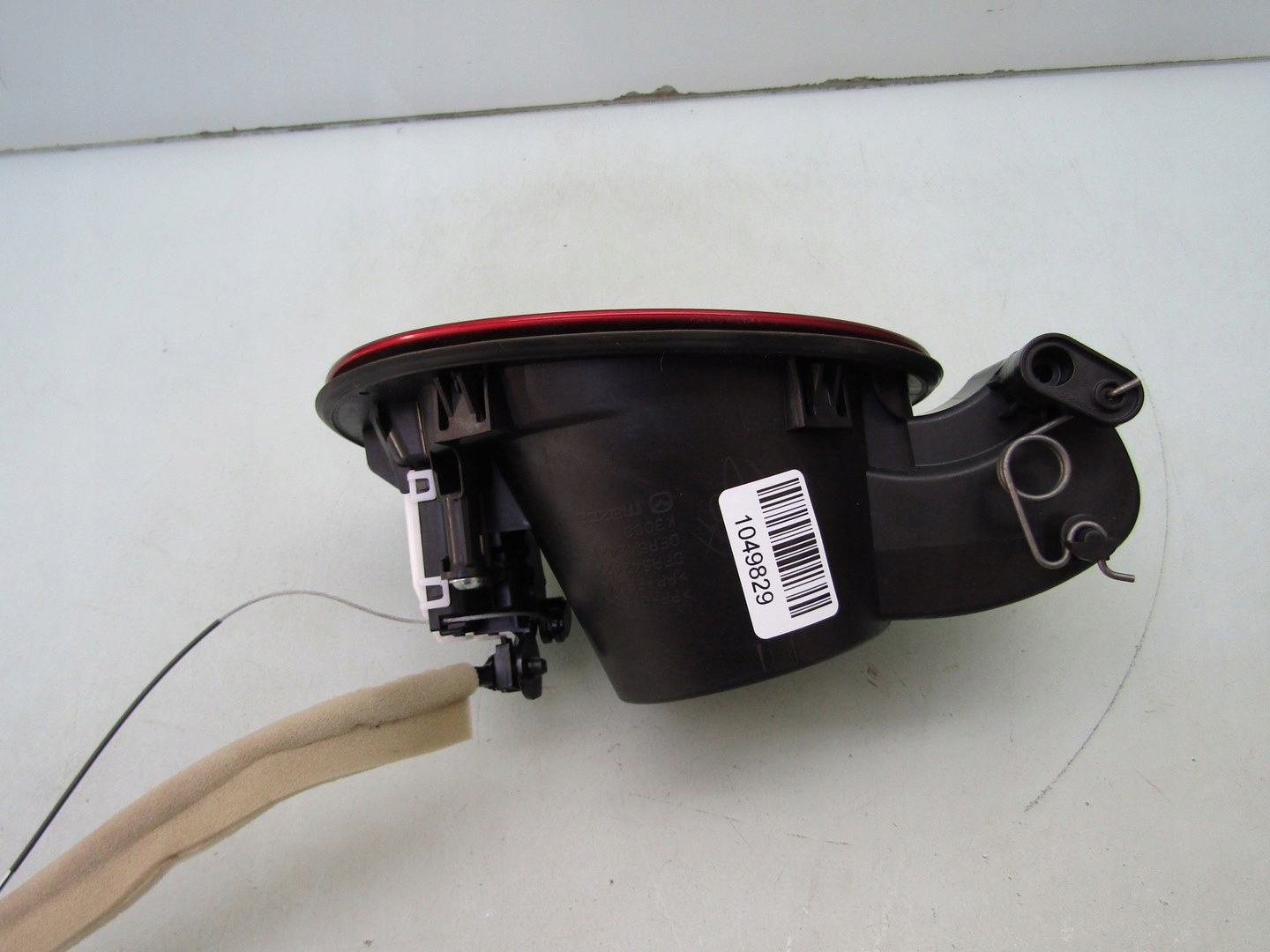 CX-30 21R KLAPKA WLEWU PALIWA 46V DFR54242X DFR542421 Producent części Mazda OE