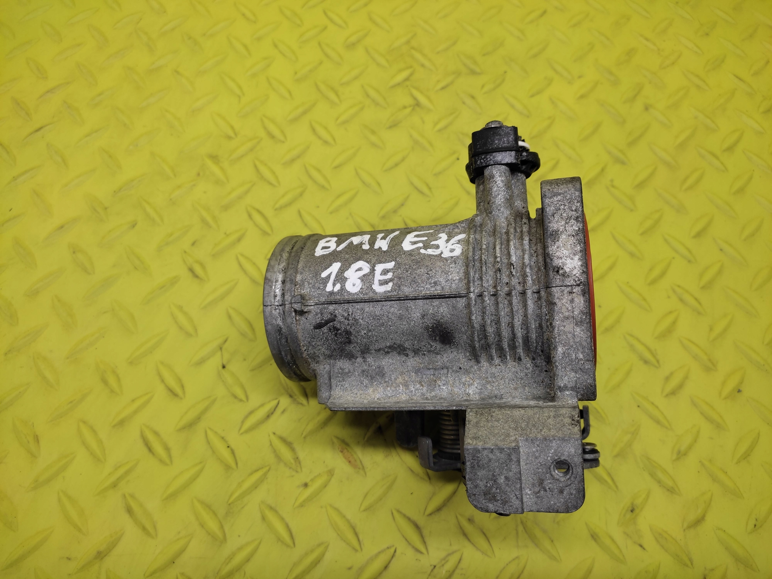 BMW E36 1.8 Valvola a farfalla 1743138