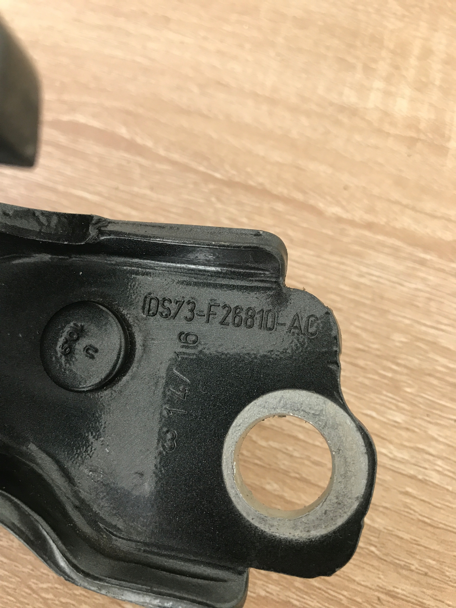 hinge door left lower rear part FORD MONDEO MK5