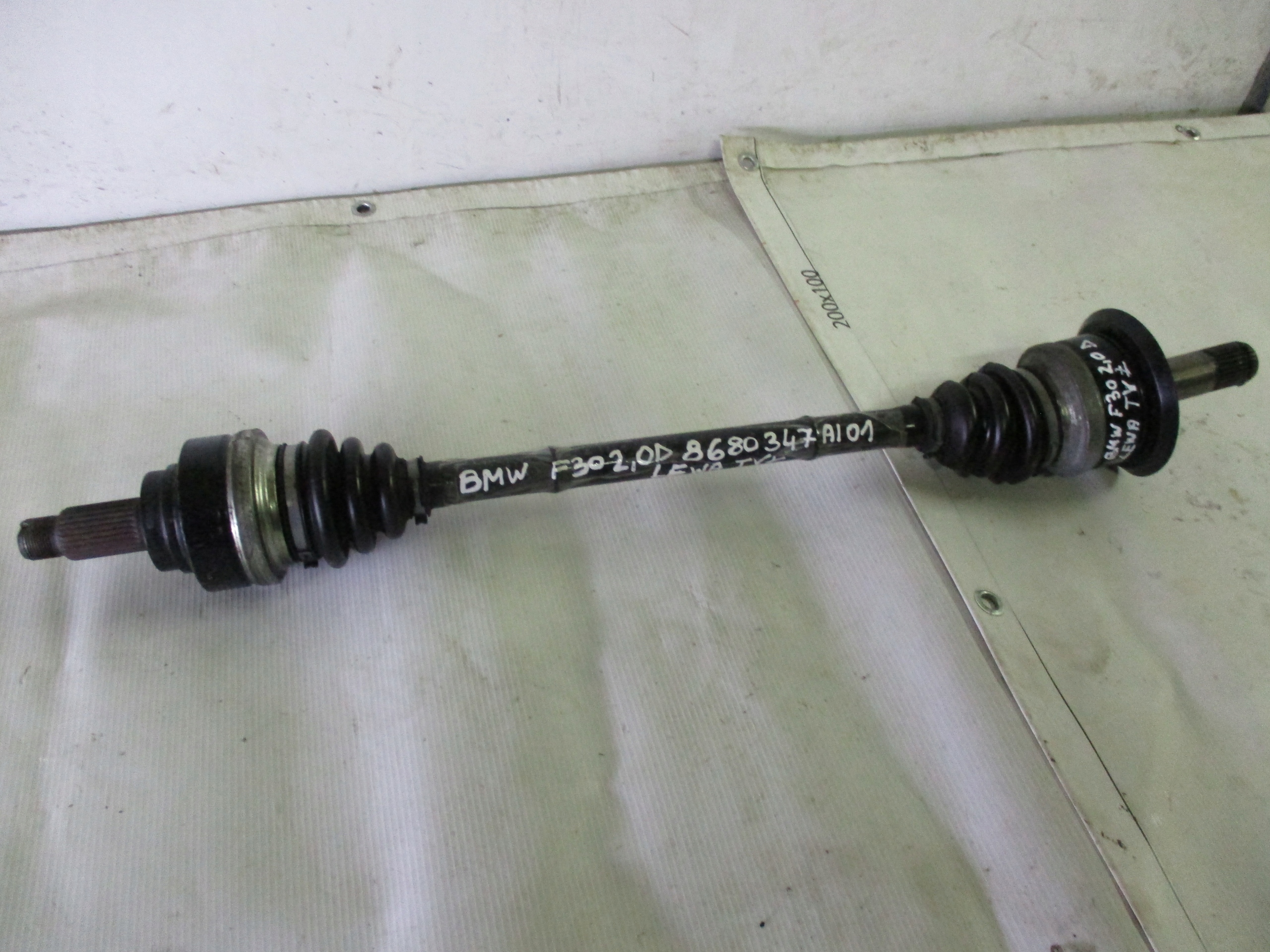 semi-axis rear part BMW F30 2,0 D 8680347