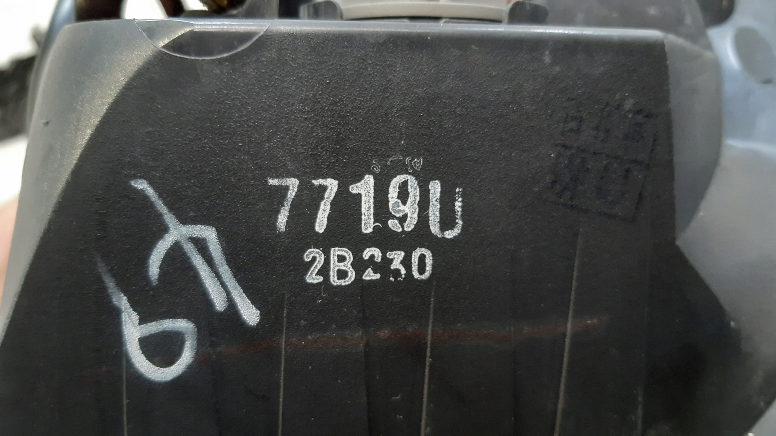 light left rear part europa Chevrolet Captiva