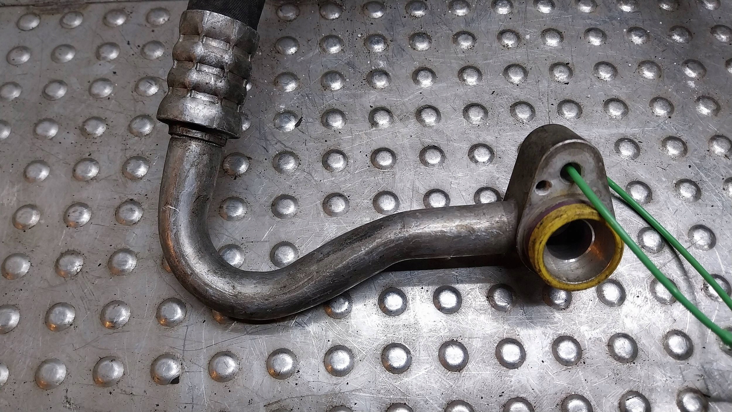 Schlauch klimaanlage 4237906 BMW E90 E91 E92 E93 2.0D