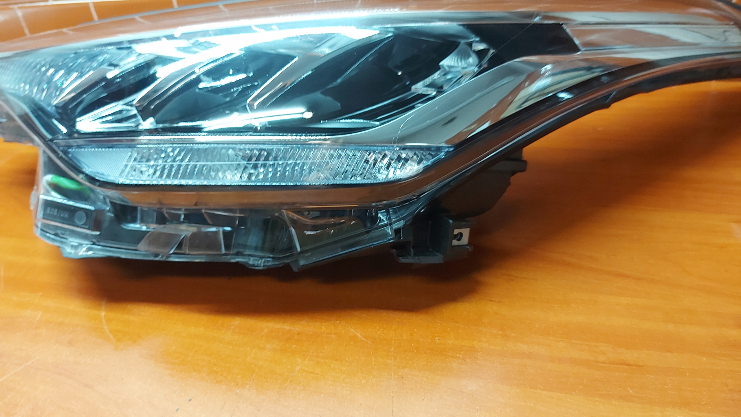 REFLEKTOR light left left front TOYOTA CHR C-HR 19- LIFT