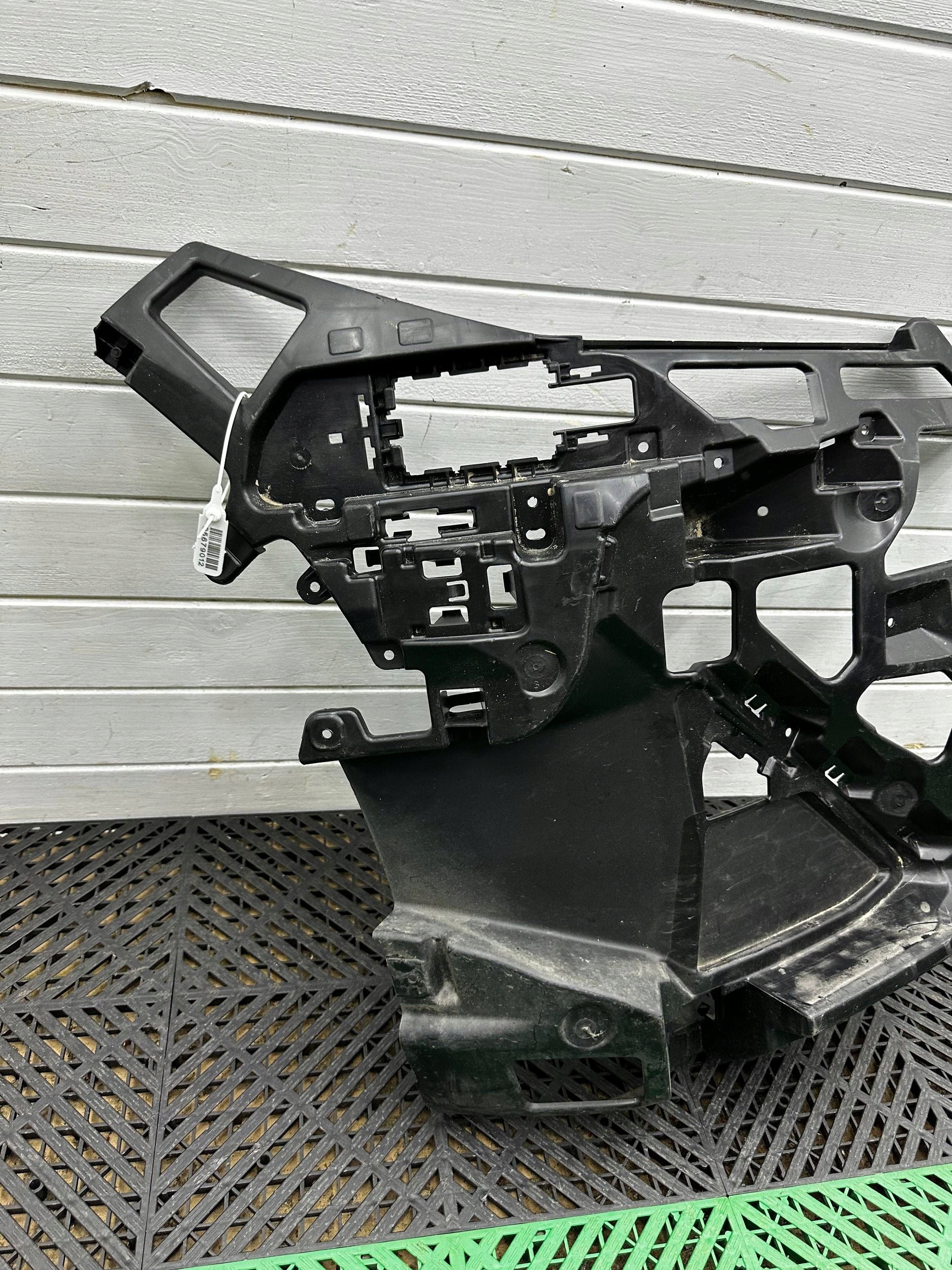 bumper bracket of the front BMW X1 U11 9881916