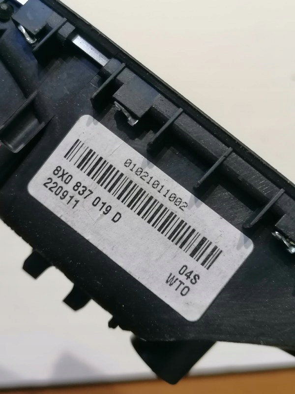 Audi A1 ручка двери внутренняя 8X0837019D