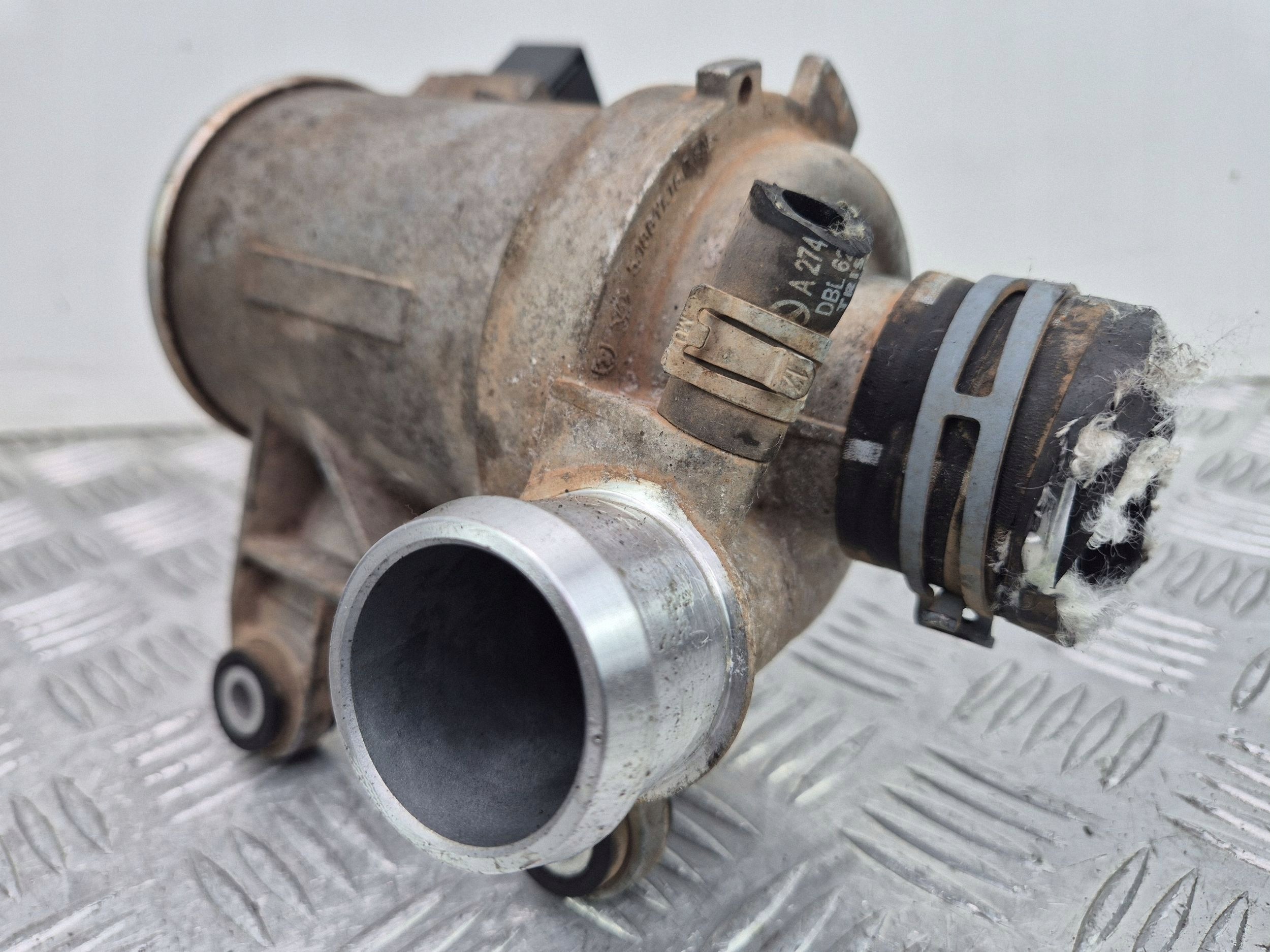 Mercedes C300 W205 water pump A2742000107