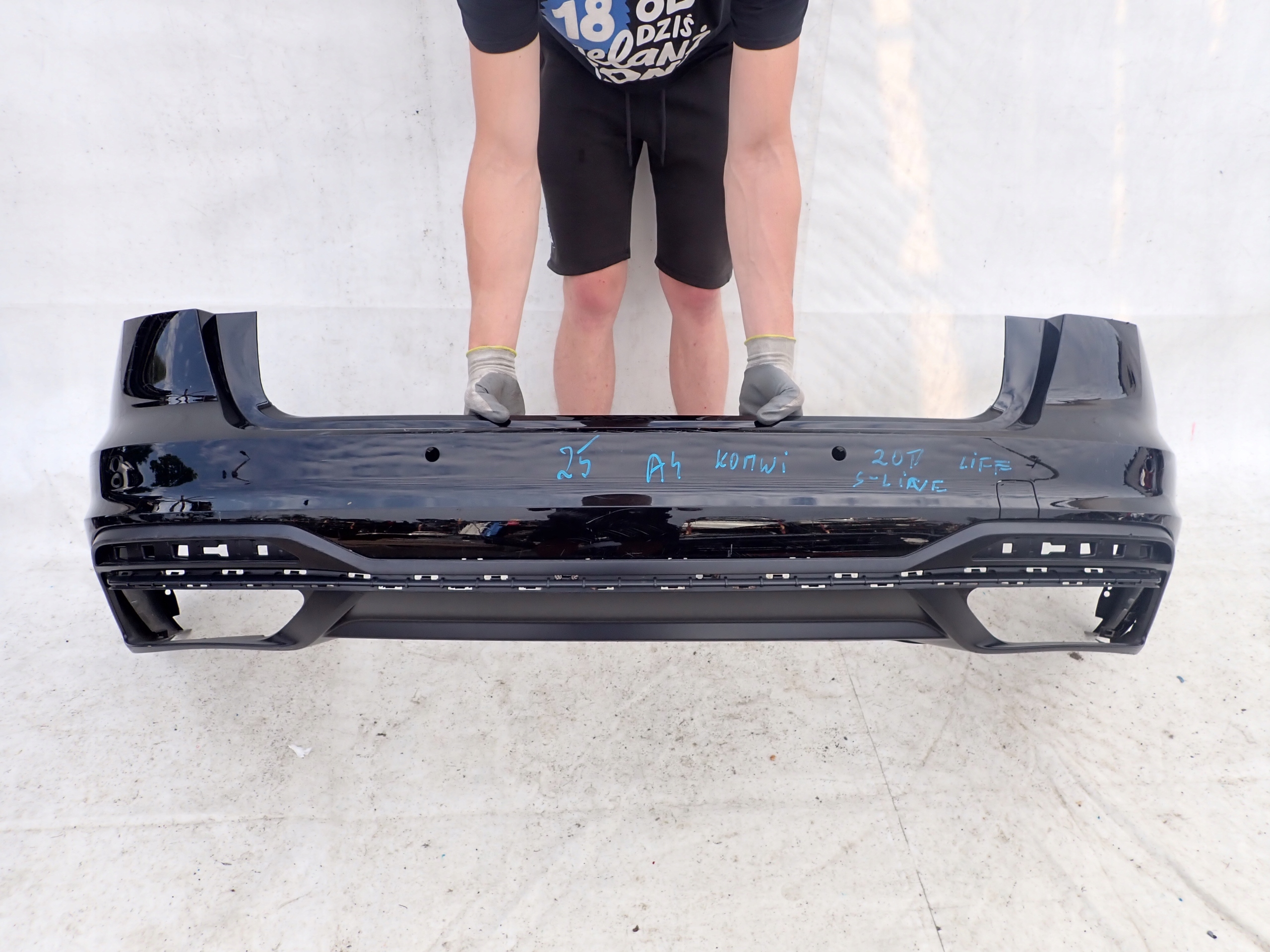 AUDI A4 B9 KOMBI LIFT 19- bumper rear part rear PDC