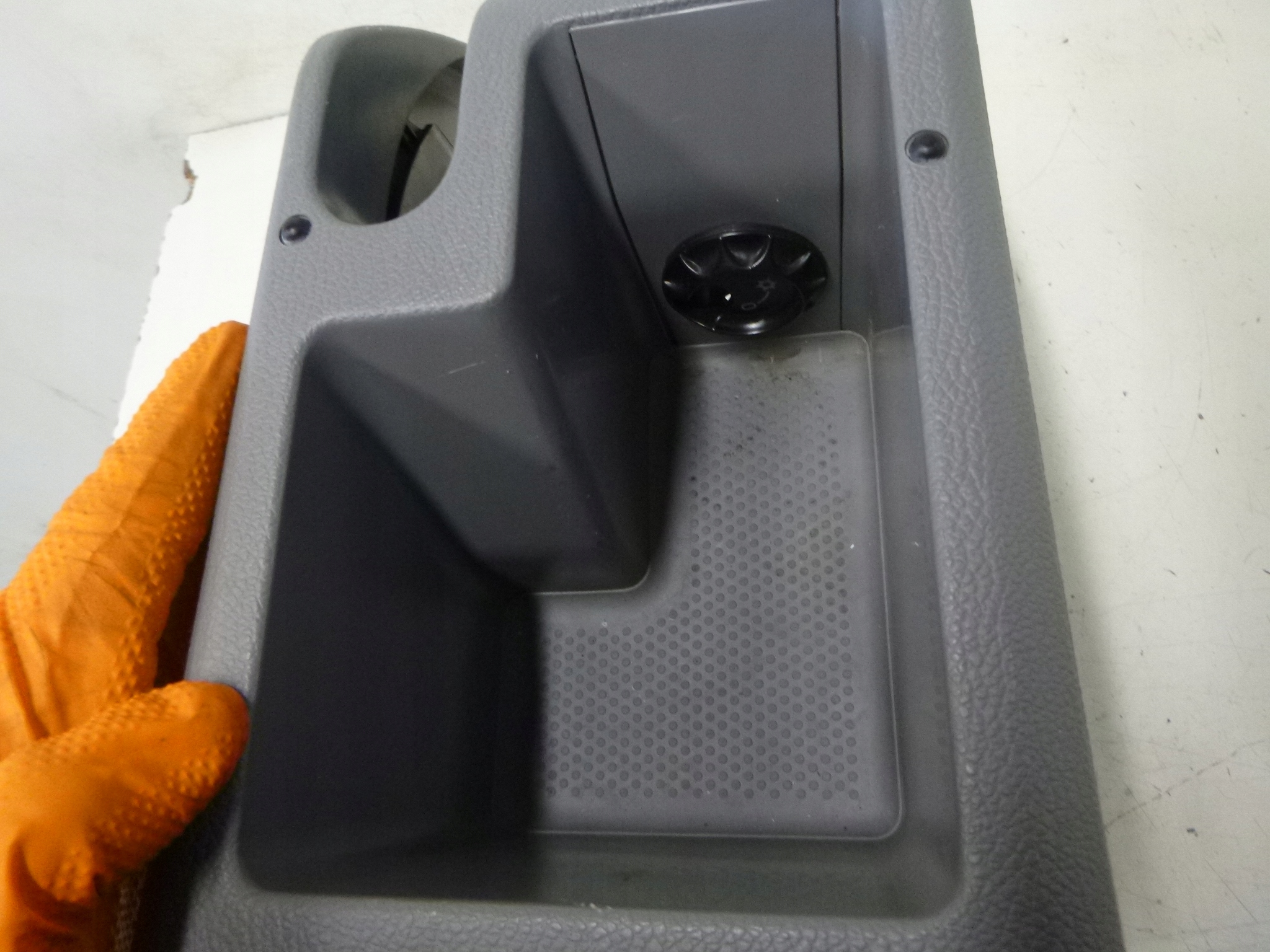 подлокотник vw volkswagen Golf V 3D 04r.