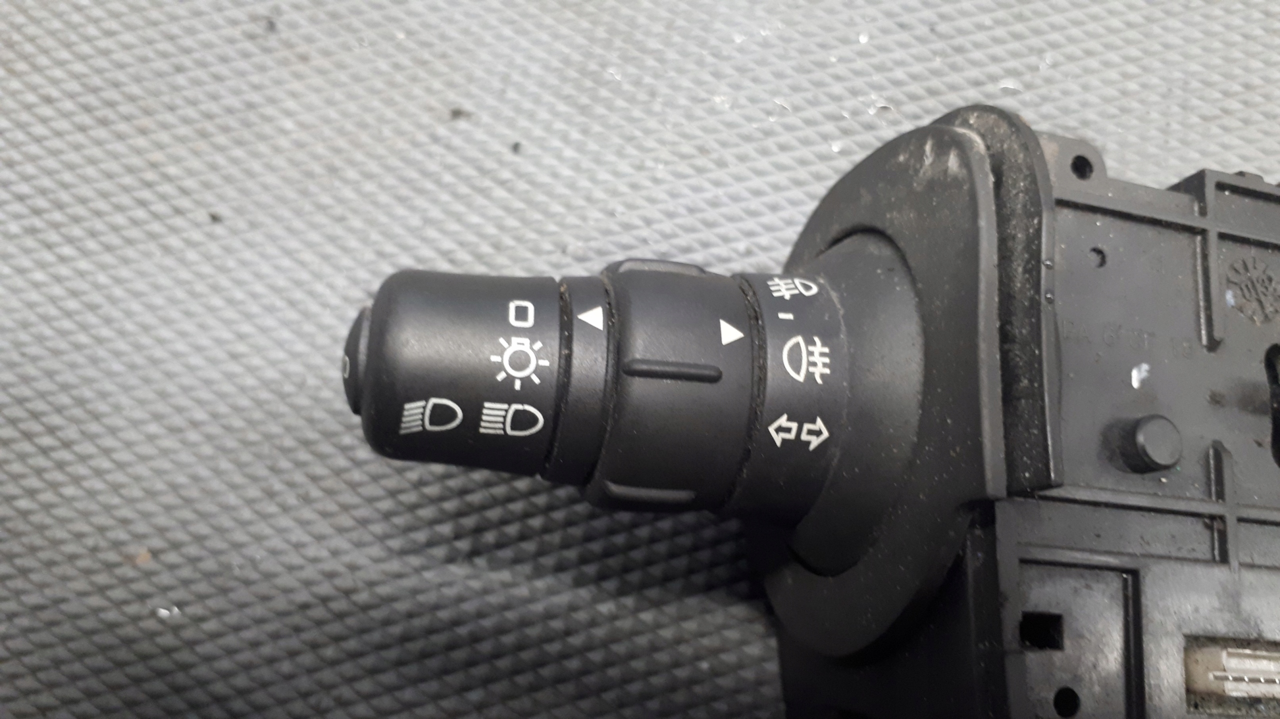 przelacznik swiatel renault clio III Typ silnika Brak informacji