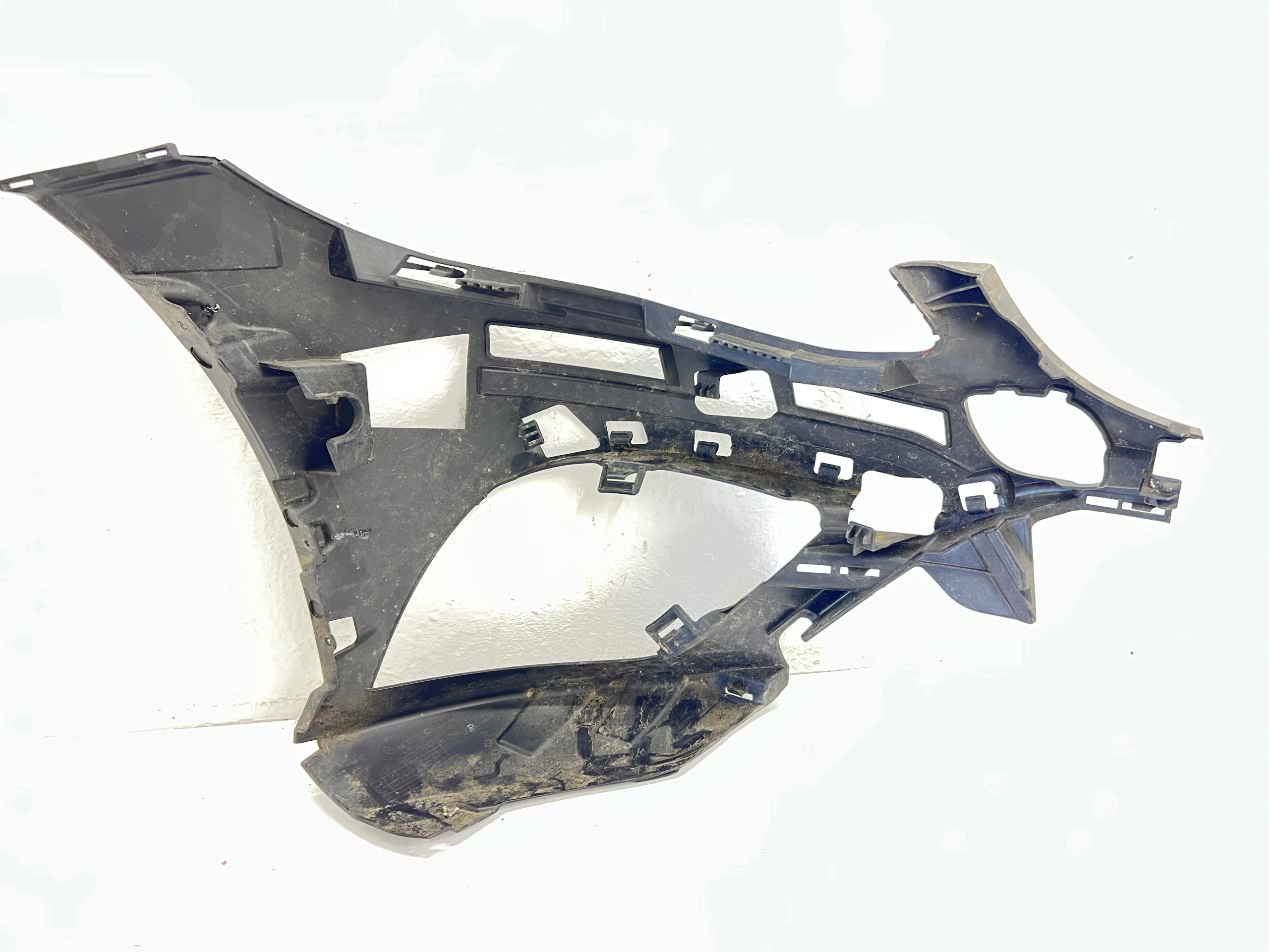 bumper bracket left front MERCEDES C class W205 A2058851901