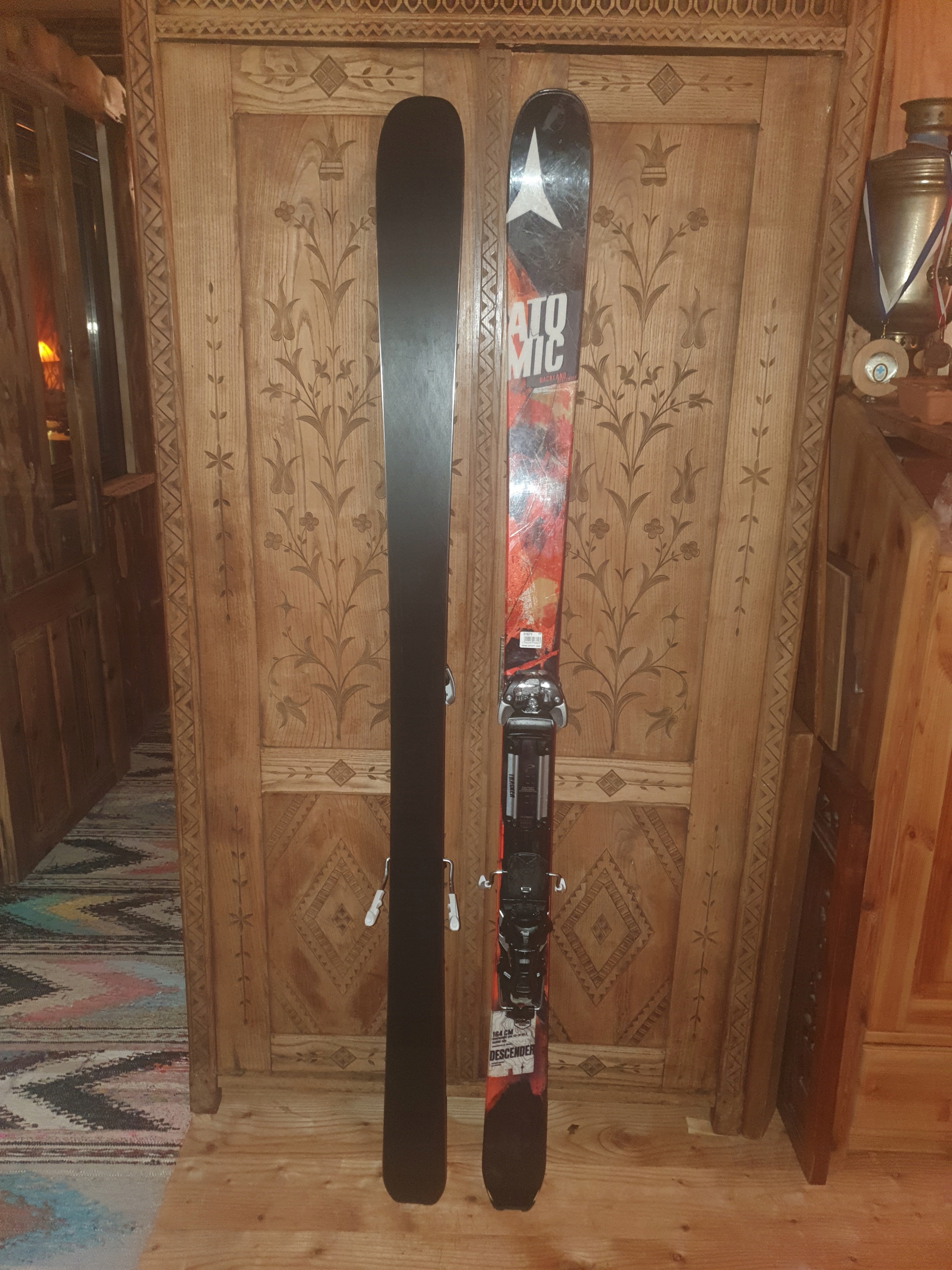 ATOMIC BACKLAND dł.164 cm+ ATOMIC TRACKER 13+ FOKI Model BACKLAND DESCENDER