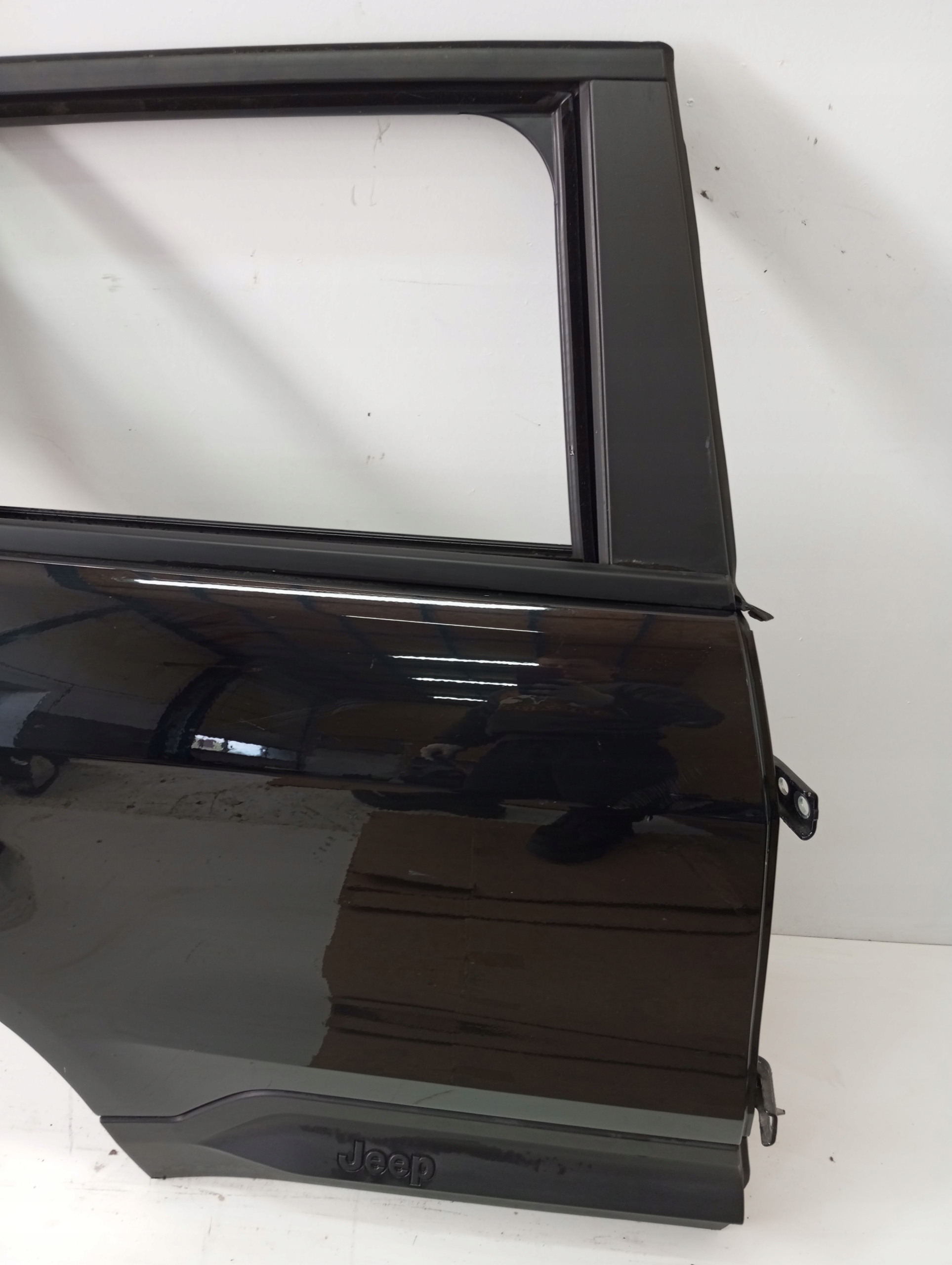 door right rear. JEEP AVENGER 22R